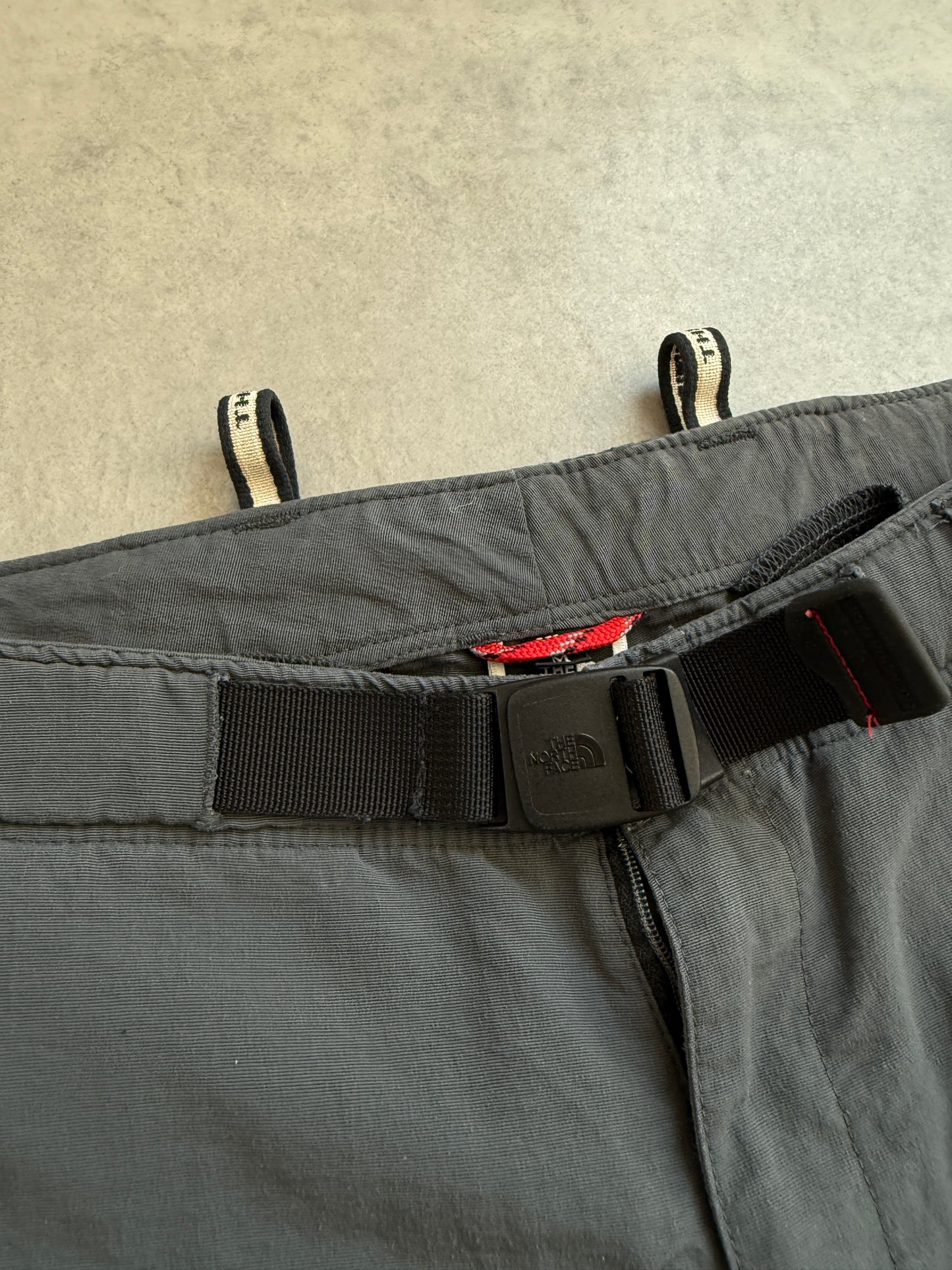 The North Face vintage ženske sive 2u1 planinarske hlace (M)