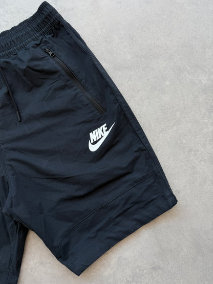 Nike muški basic crni šuškavi šorc (S)