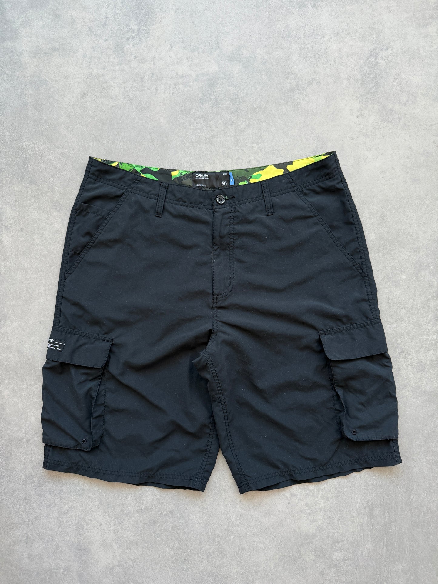 Oakley muški crni lagani cargo šorc (XL)