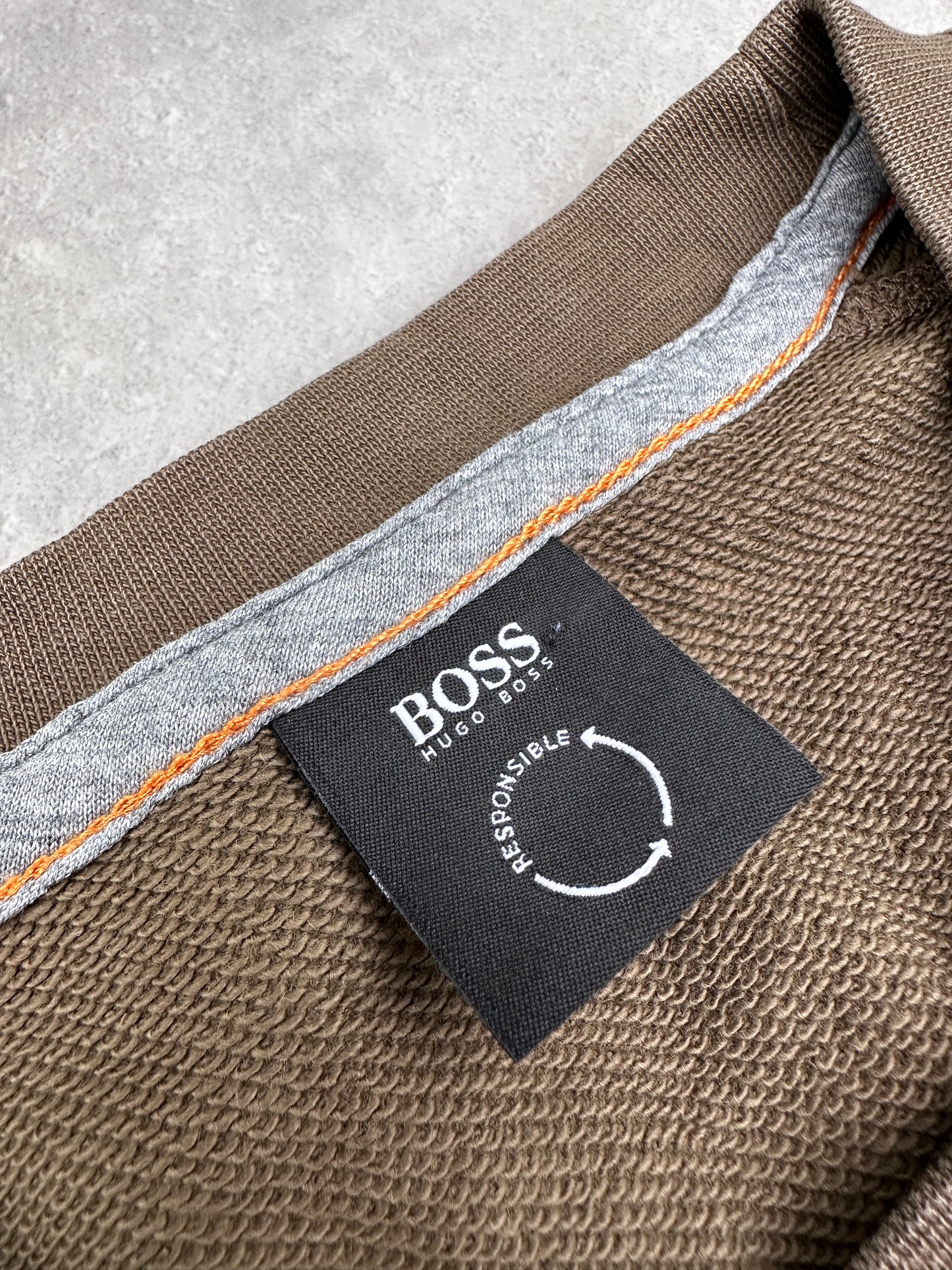 Hugo Boss muška basic smedja dukserica (L)