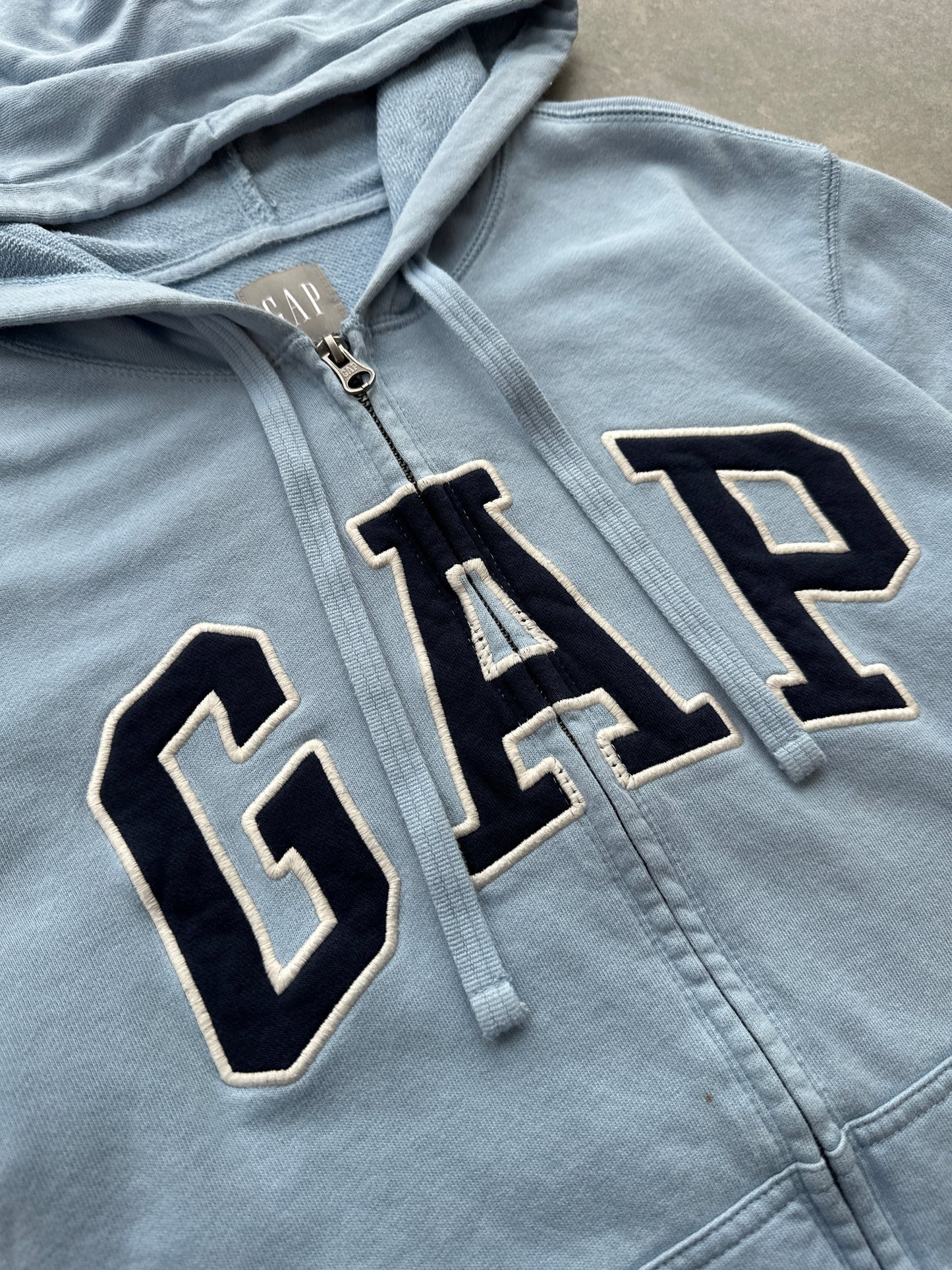Gap muška plava zip up dukserica (S)