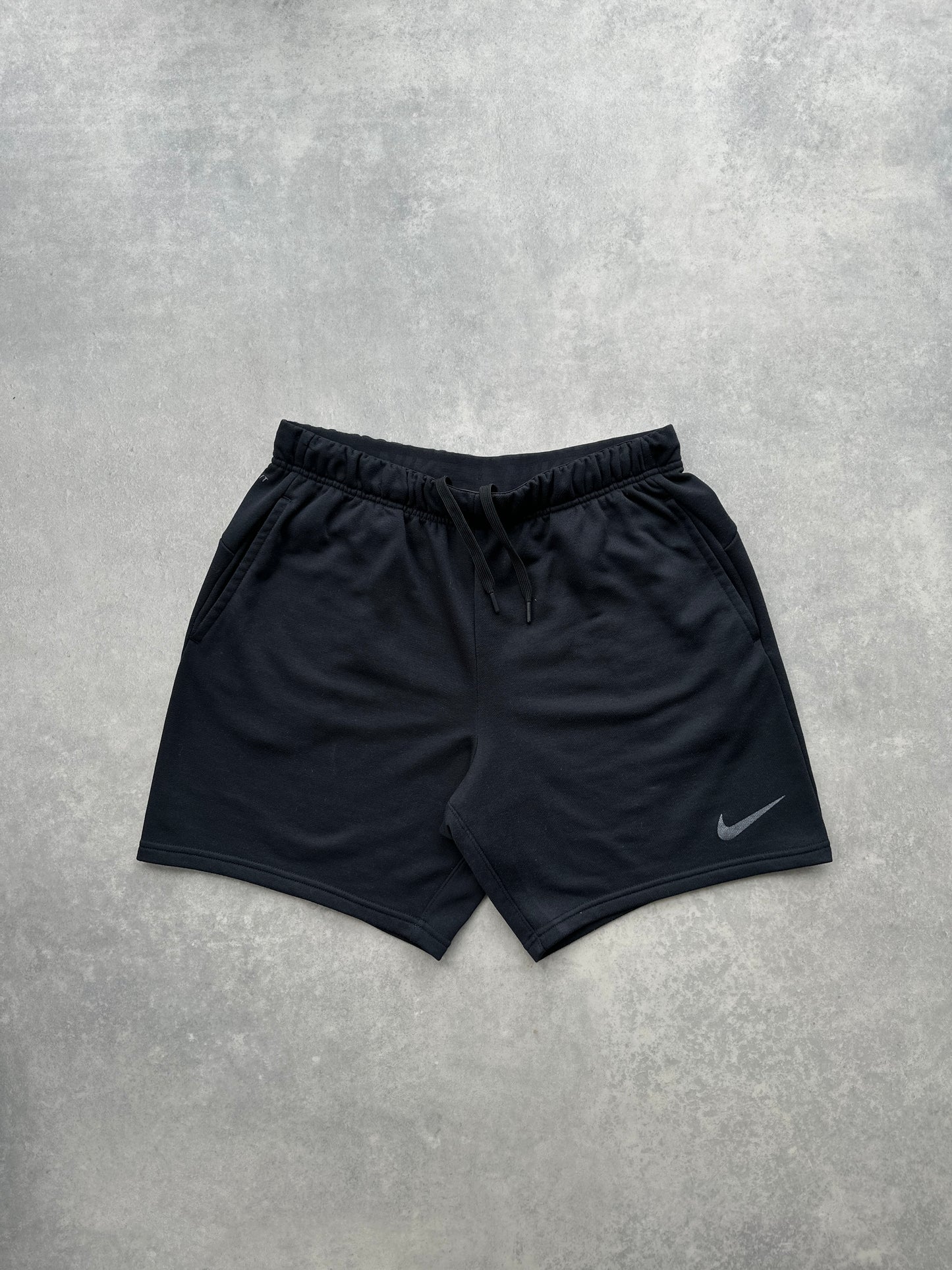 Nike basic crni muški šorc (L)