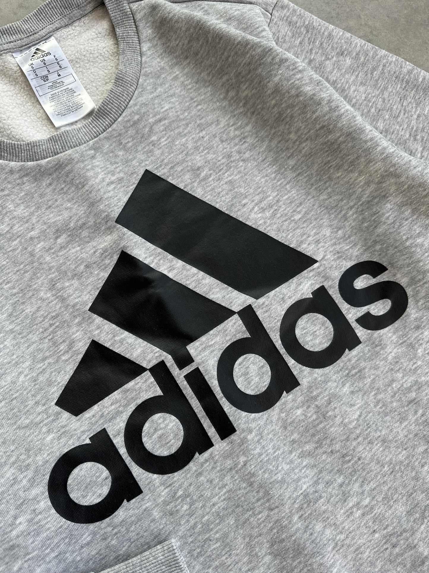 Adidas muška basic siva dukserica (S)