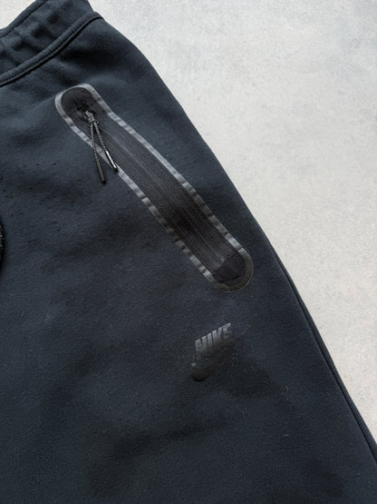 Nike Tech Fleece muška crna trenerka (L)
