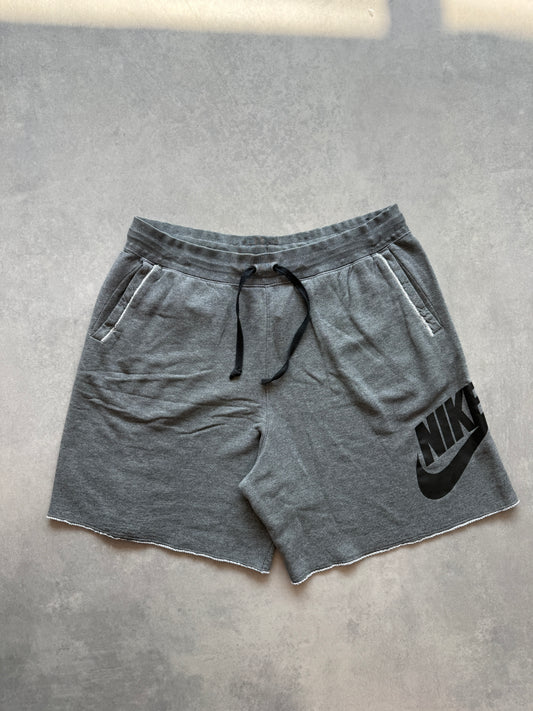 Nike muški sivi basic šorc (XL)