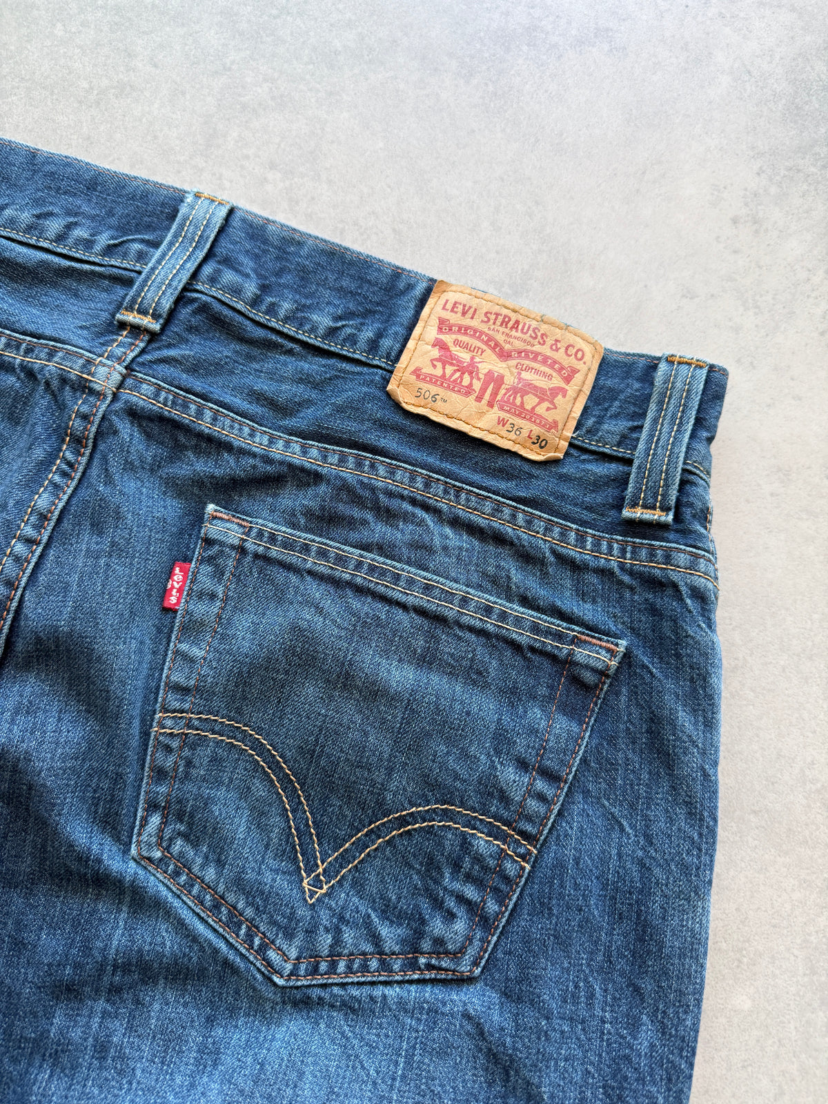 Levis 506 muške relaxed fit farmerke (36x30)