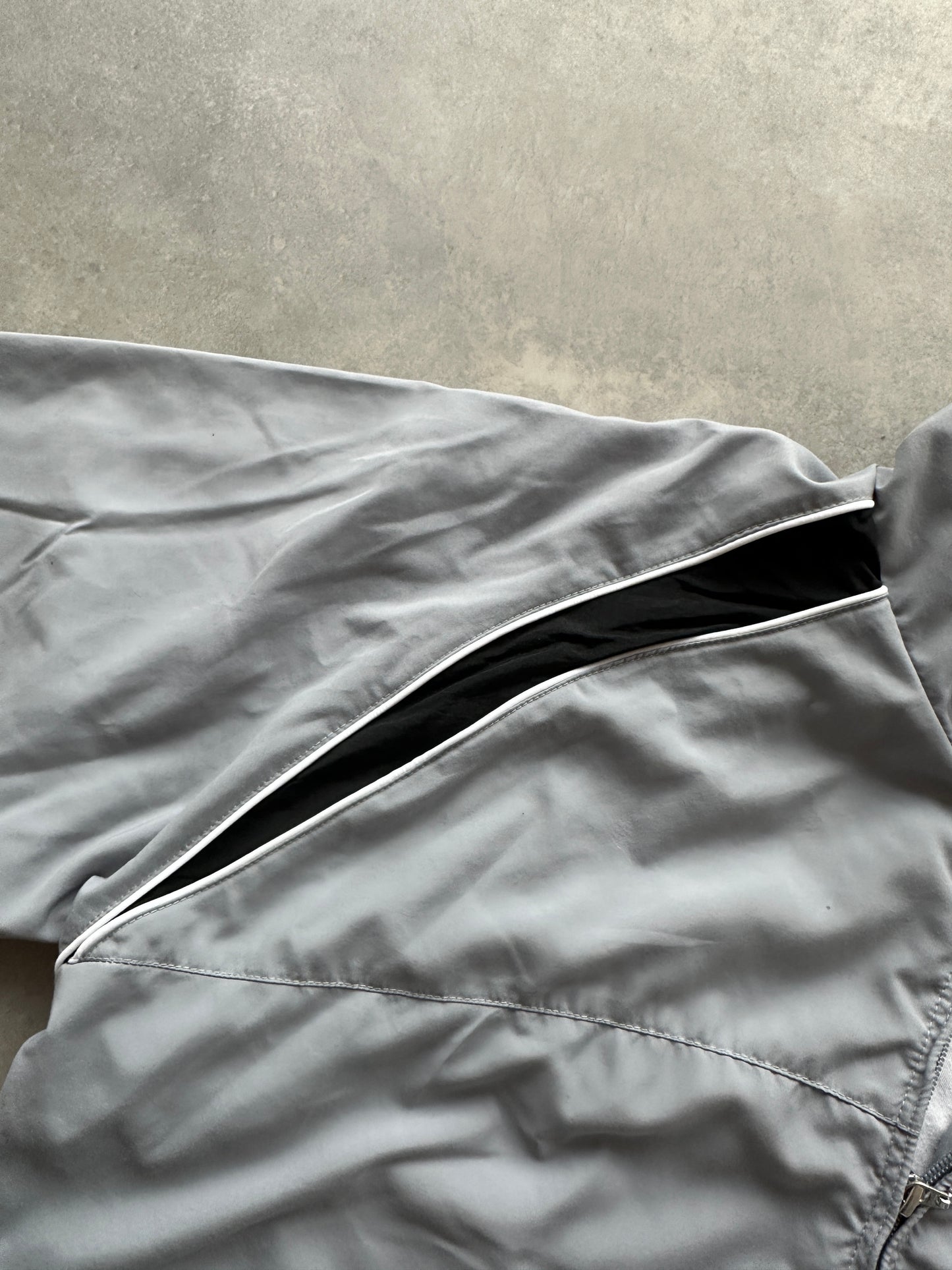 Nike vintage muška siva šuškava dukserica (L)