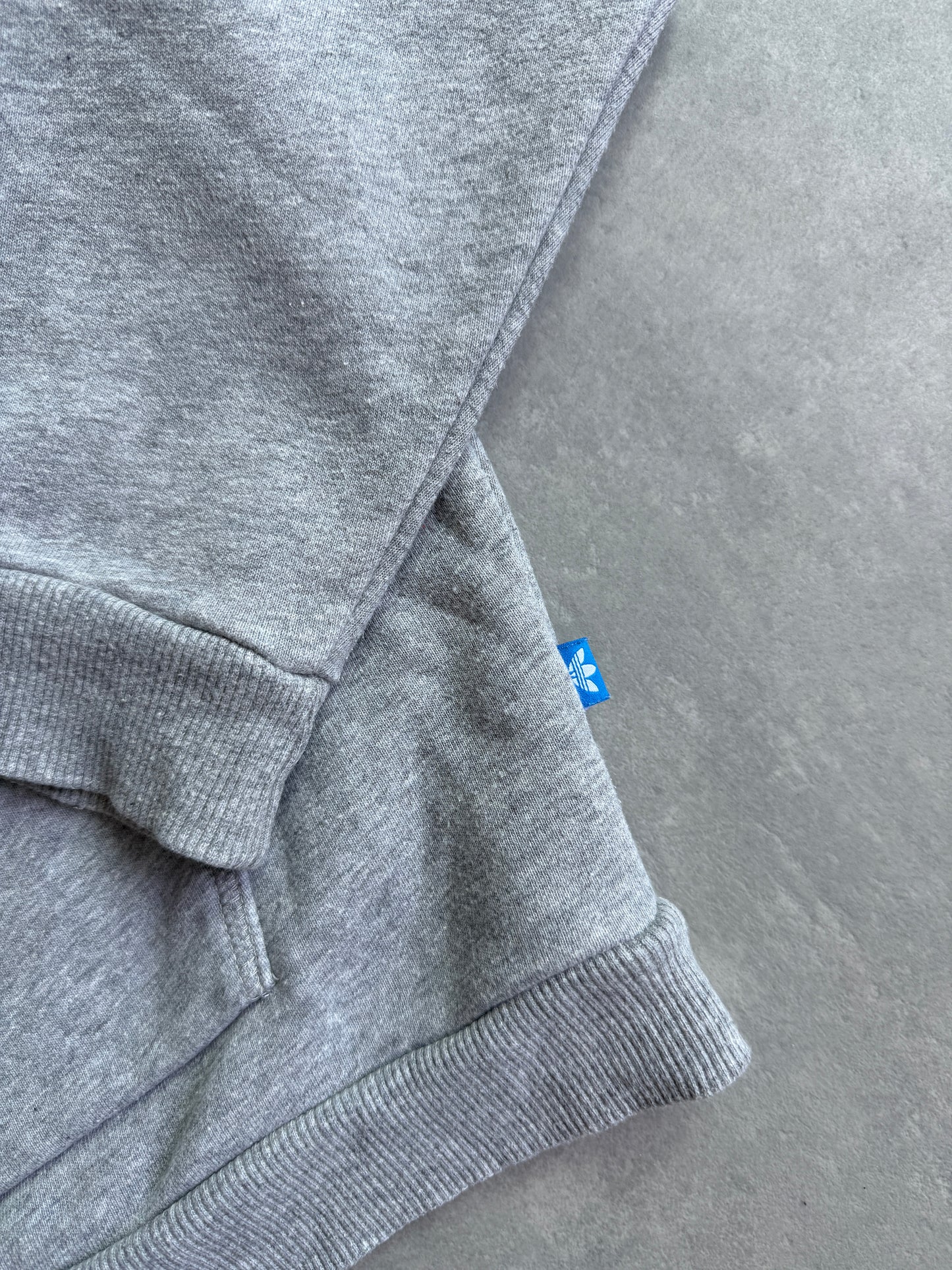 Adidas basic ženska oversized dukserica (L)