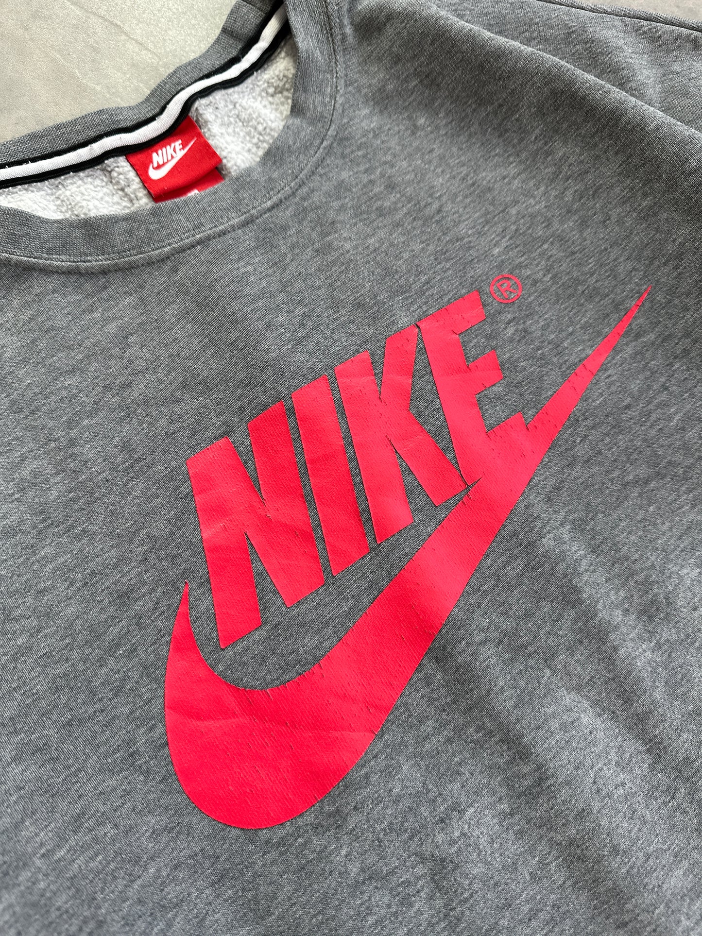 Nike muška siva basic dukserica (M)
