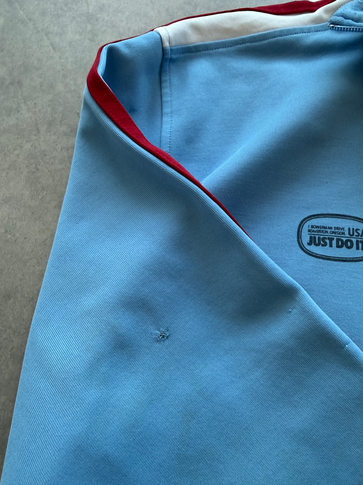 Nike 2000s muška baby blue zip dukserica (L)