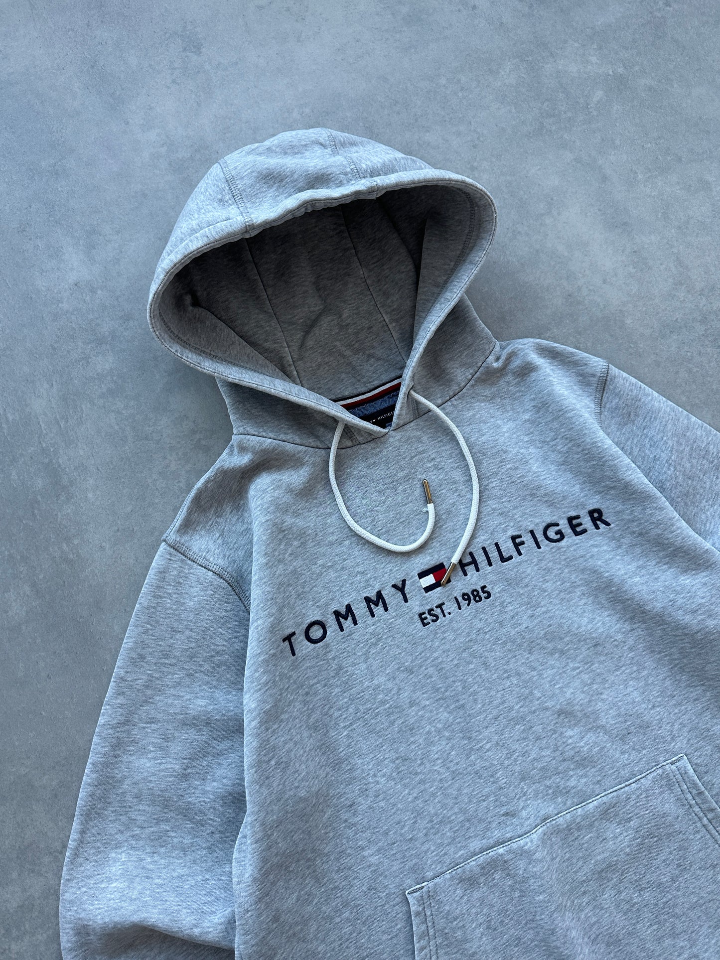 Tommy Hilfiger muška siva dukserica (M)
