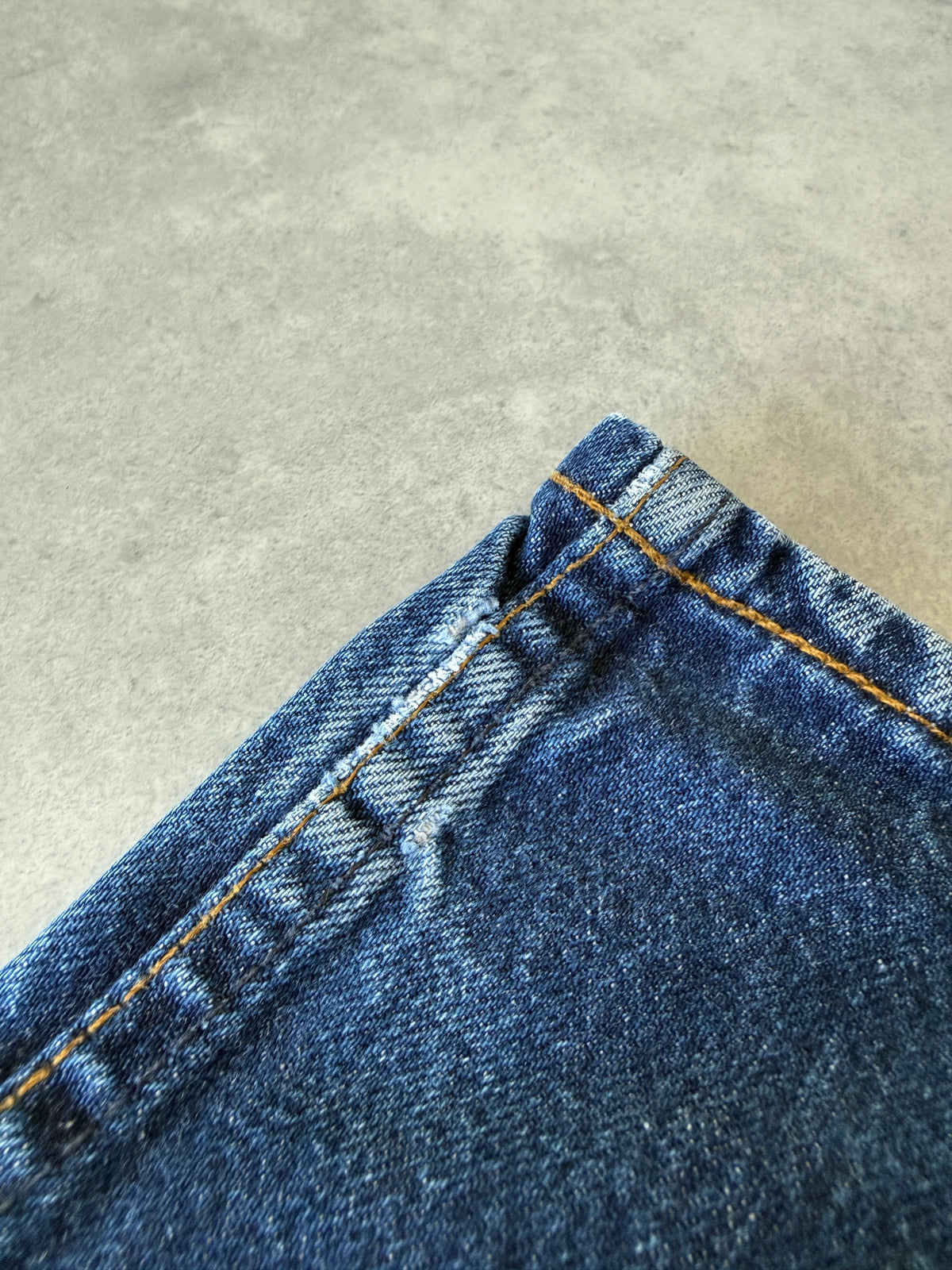 Levis 501 ženske tamno plave farmerke (29x32)