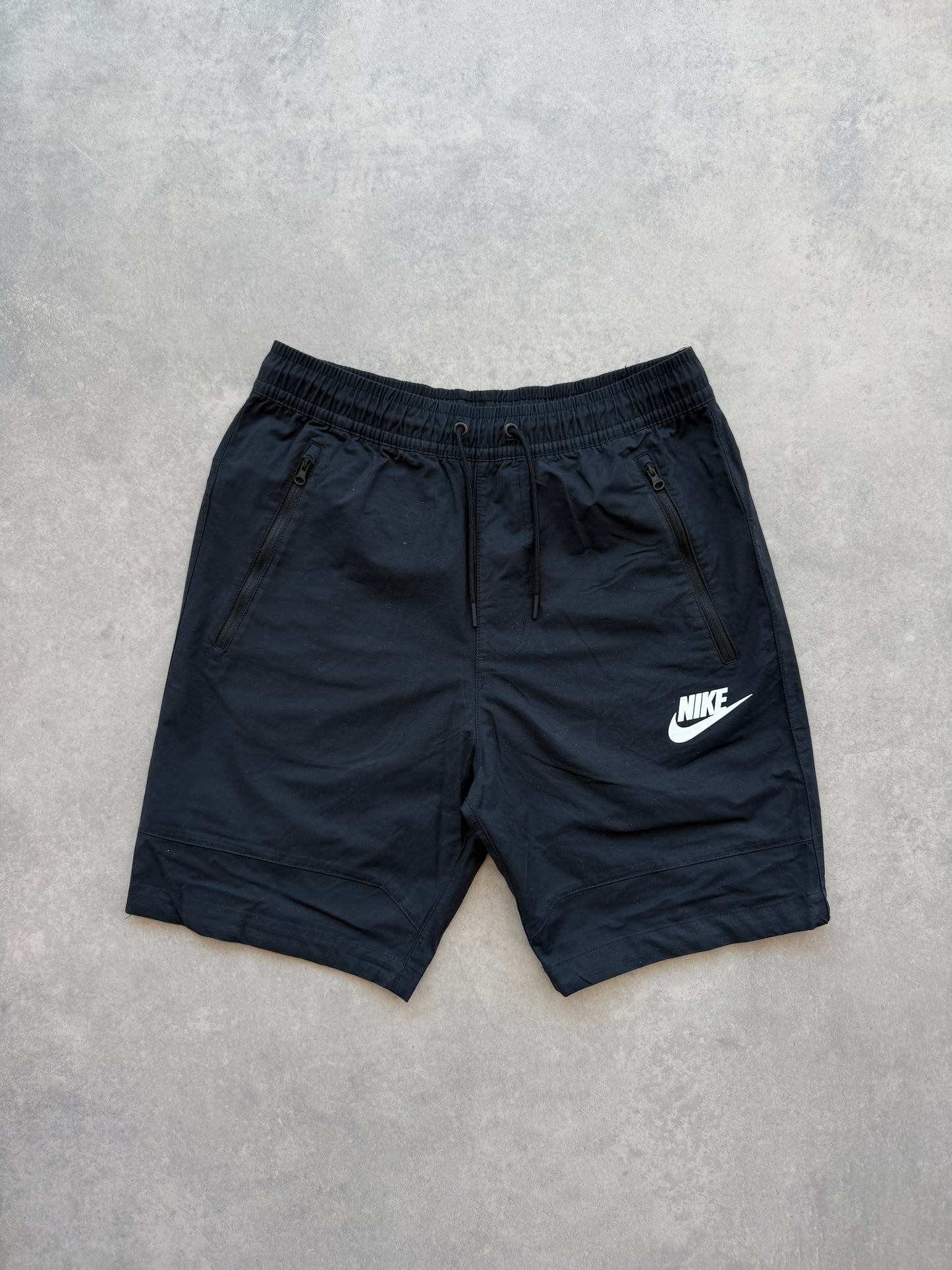 Nike muški basic crni šuškavi šorc (S)