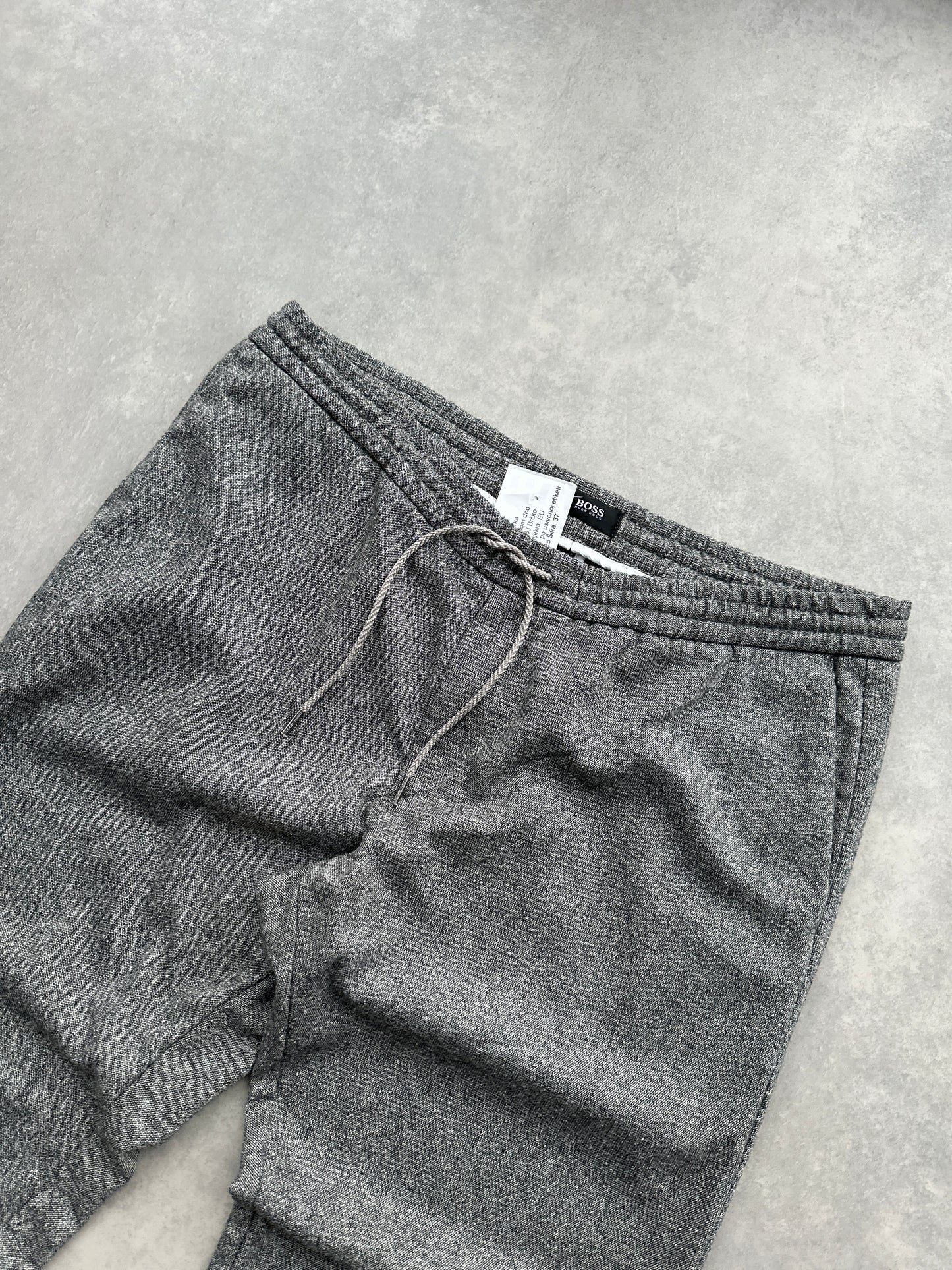 Hugo Boss muške lagane hlace (L)