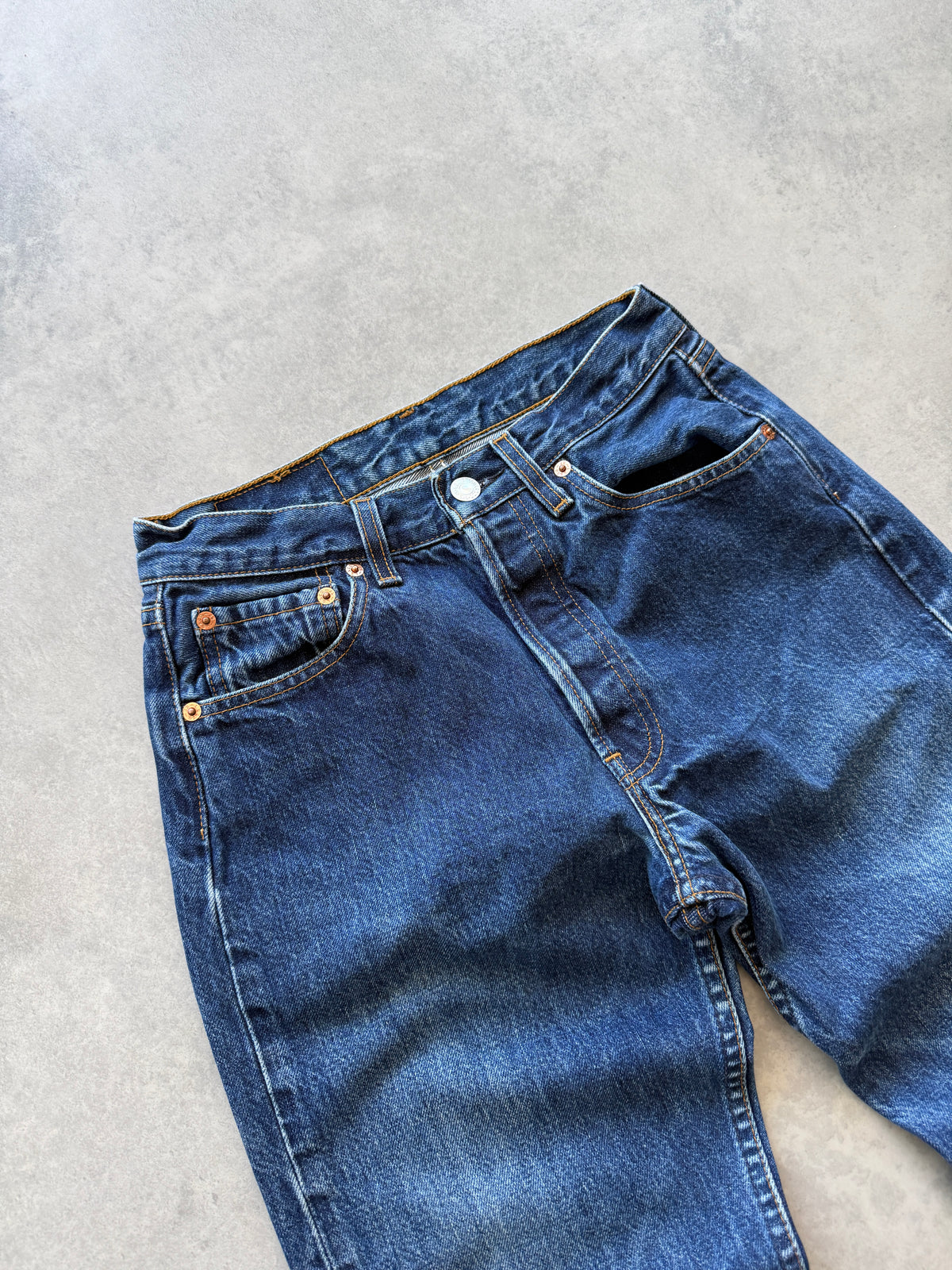 Levis 501 ženske tamno plave farmerke (29x32)