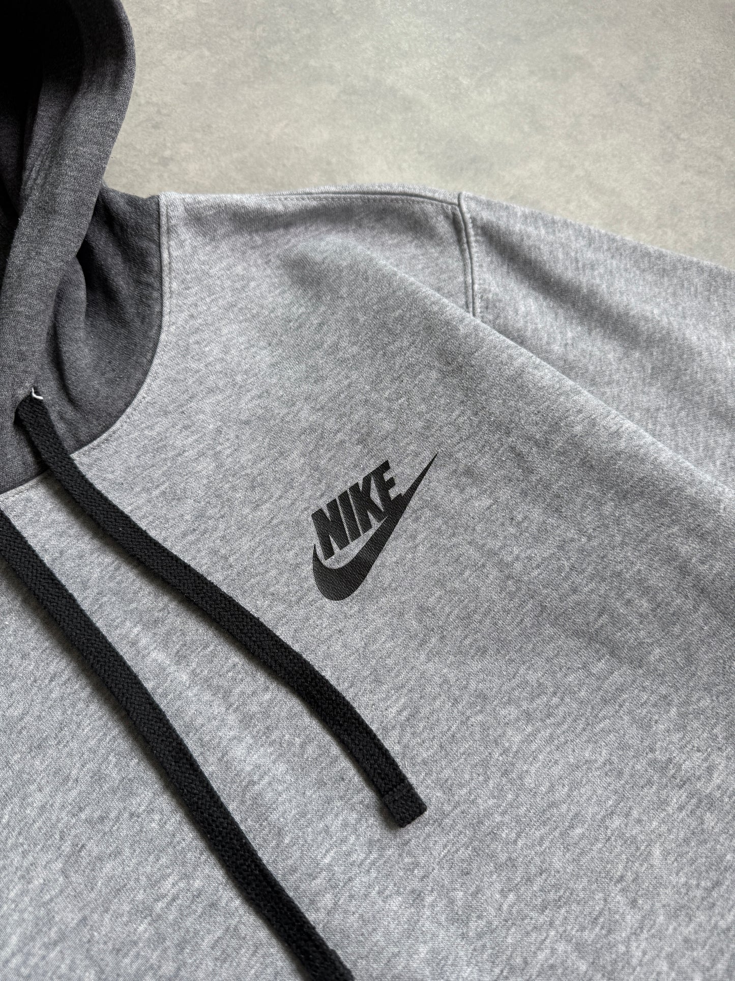 Nike muška basic siva dukserica (S)
