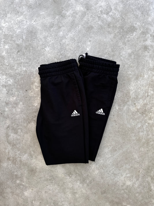 Adidas basic crna ženska trenerka (XS, S)