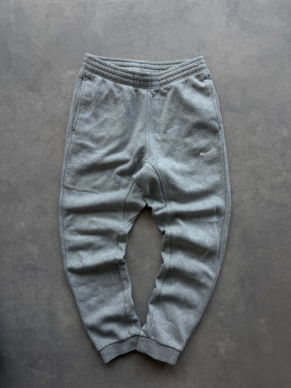 Nike muška basic siva slim fit trenerka (M)