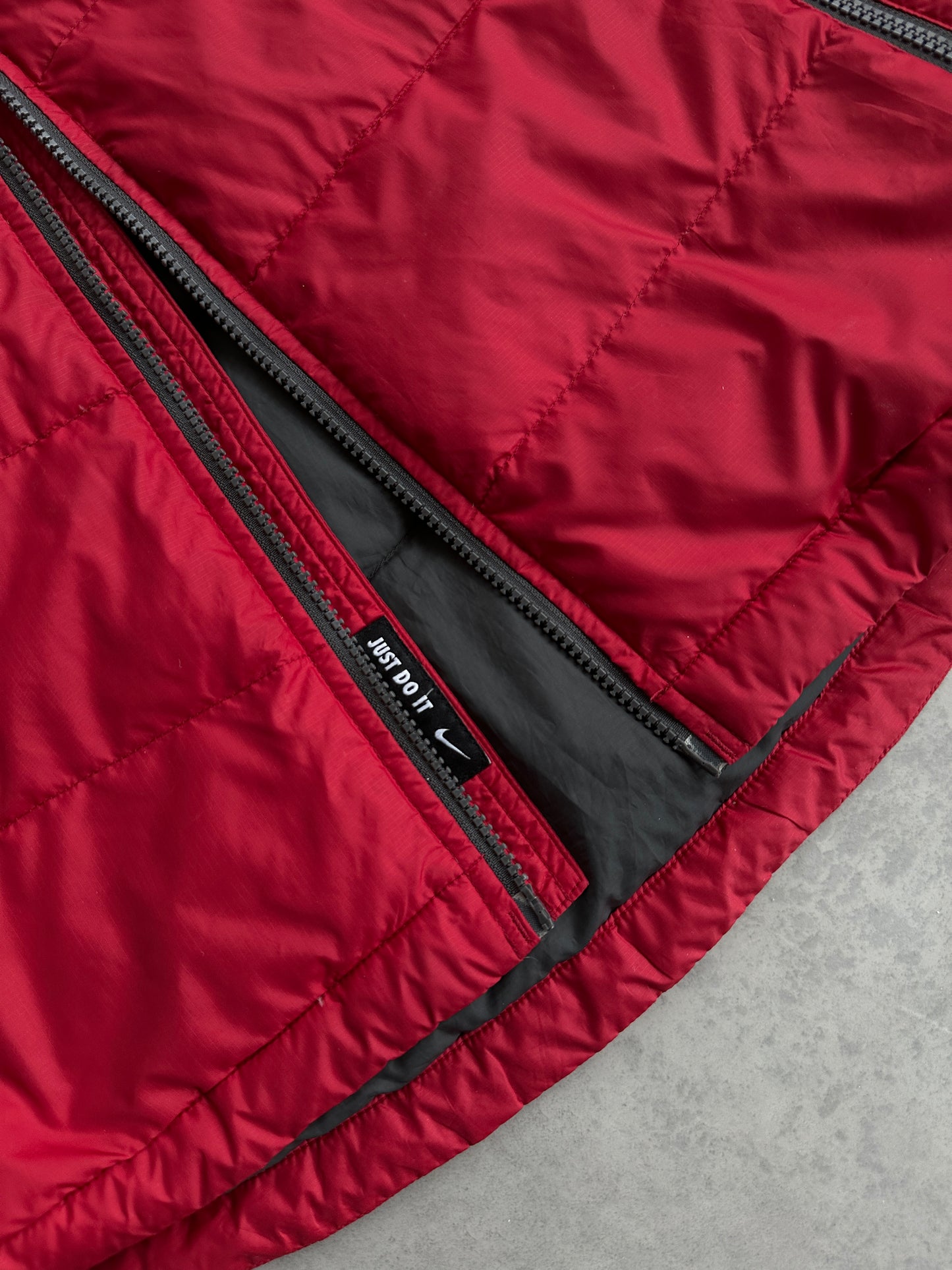 Nike muška proljetna puffer jakna (S)