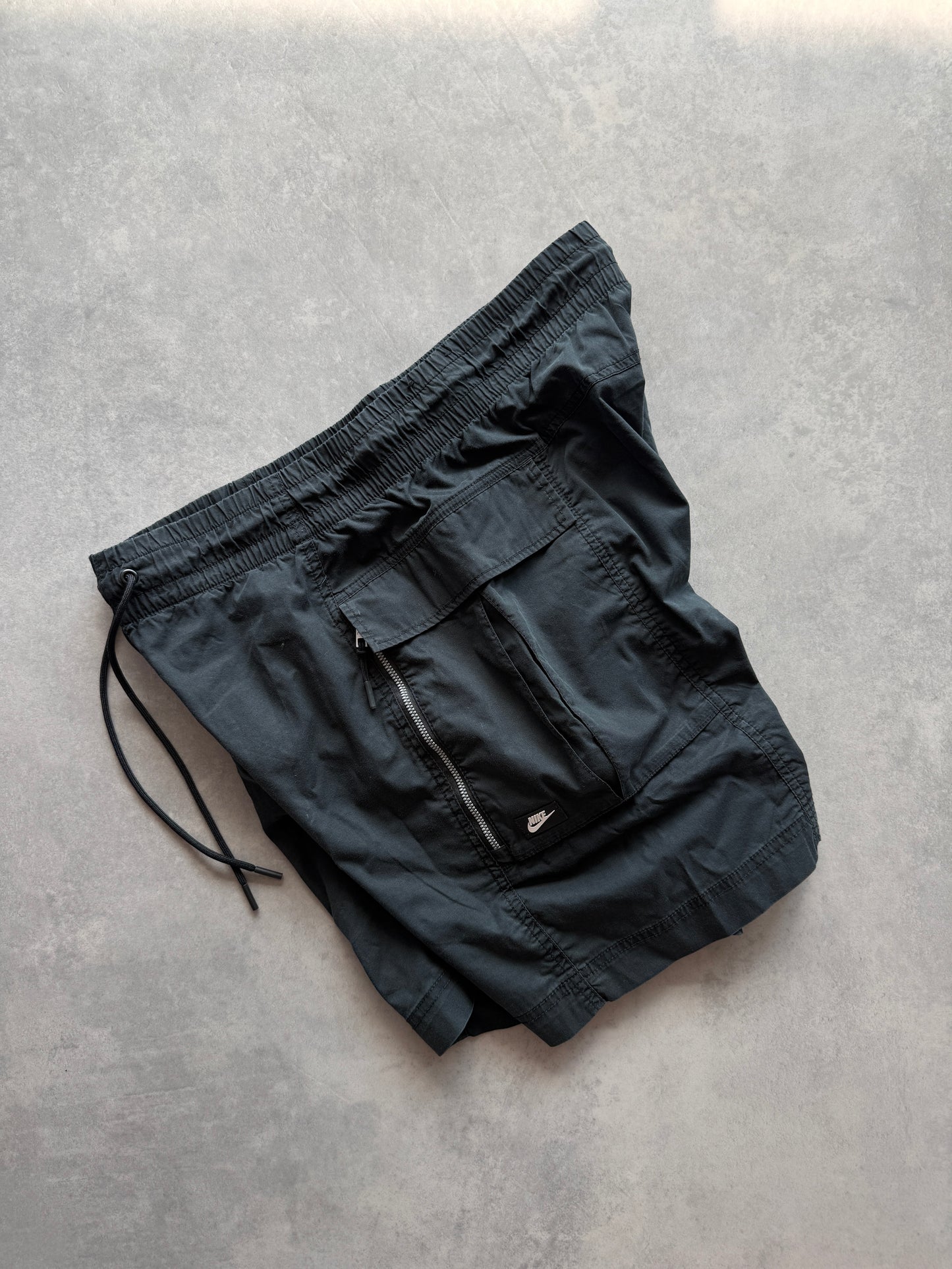 Nike muški crni cargo šorc (M)