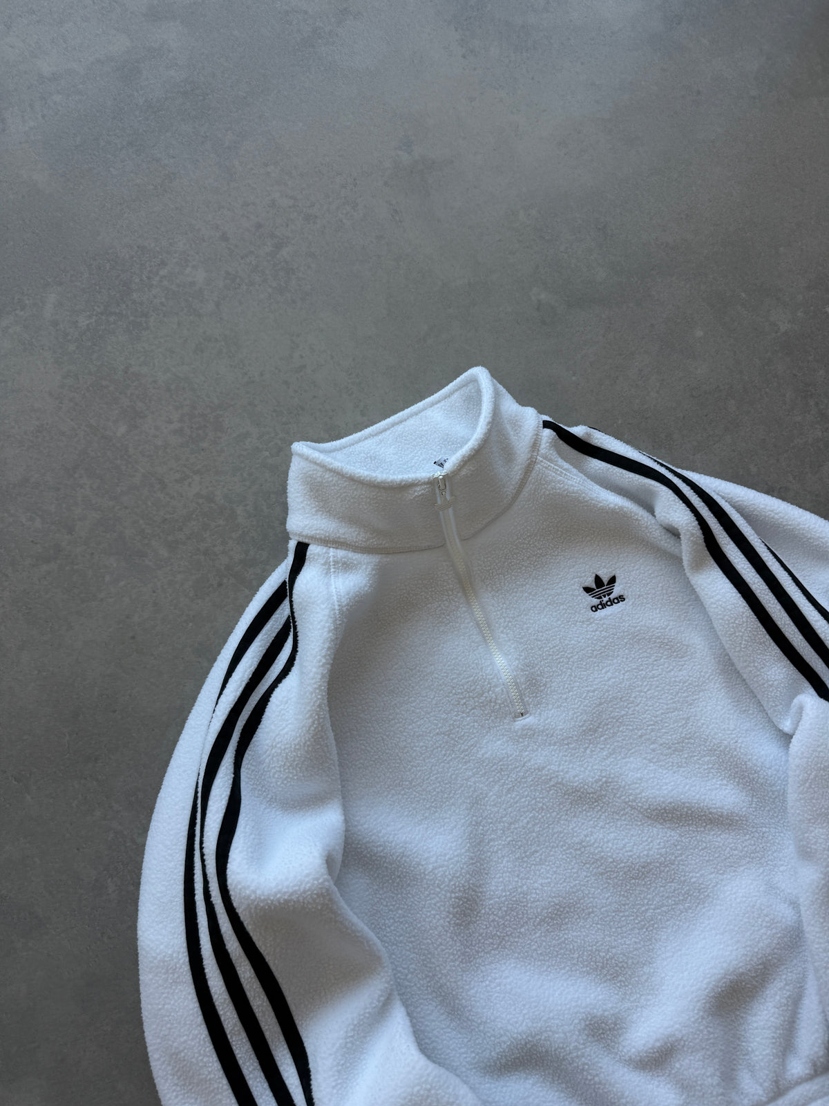 Adidas ženska bijela fleece dukserica (S)