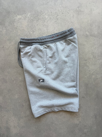 Nike muški basic sivi šorc (M)