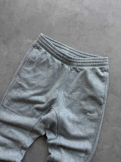 Nike muška basic siva slim fit trenerka (M)
