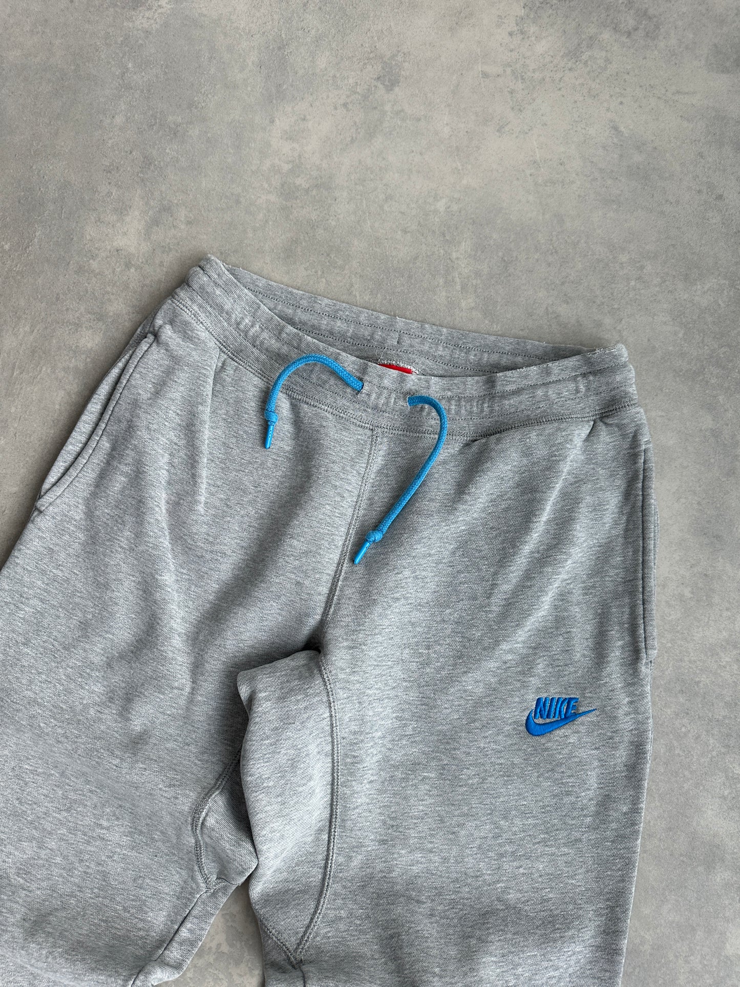 Nike muška siva trenerka (S)