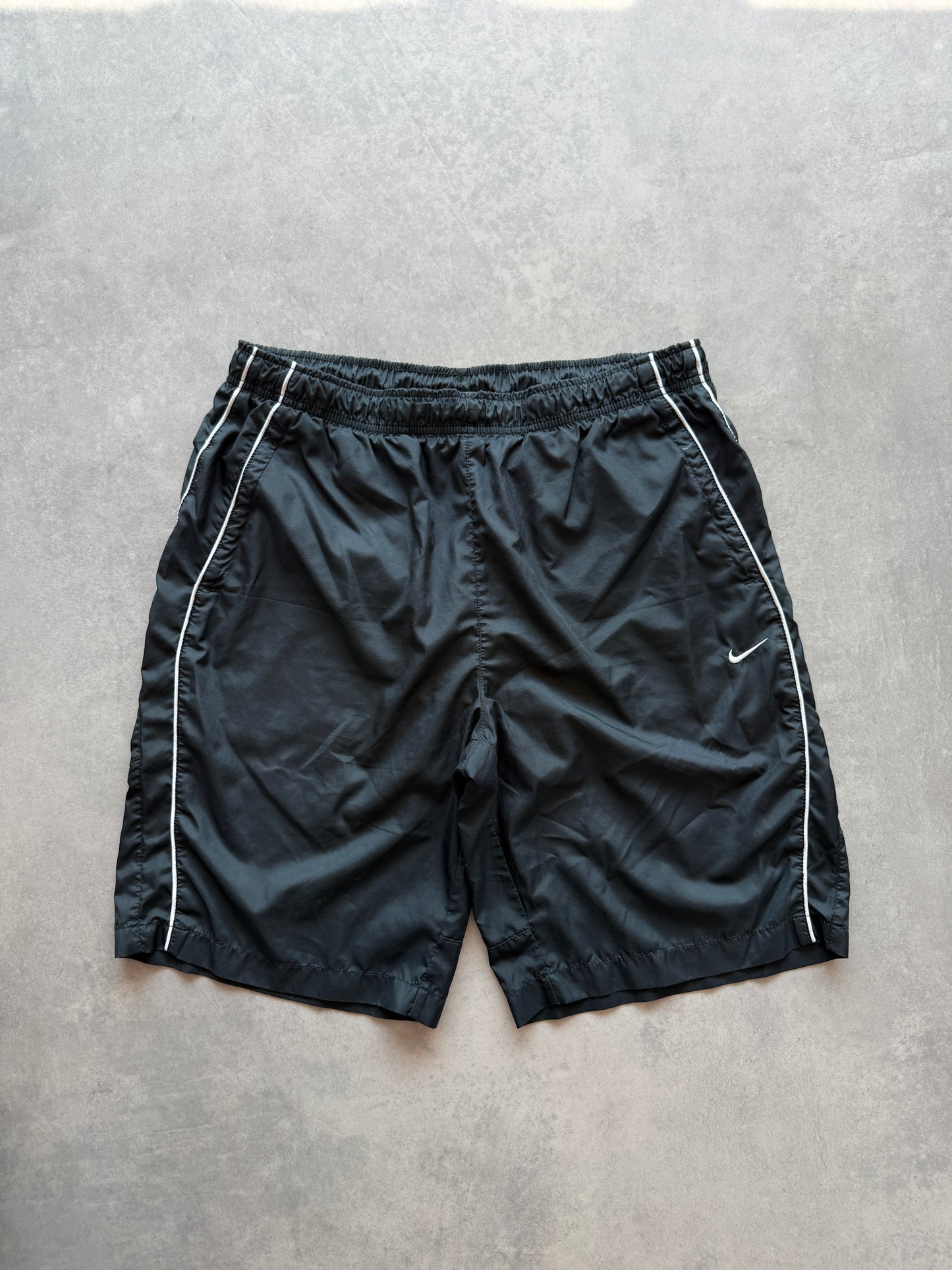 Nike 2000s muški crni šuškavi šorc (L)