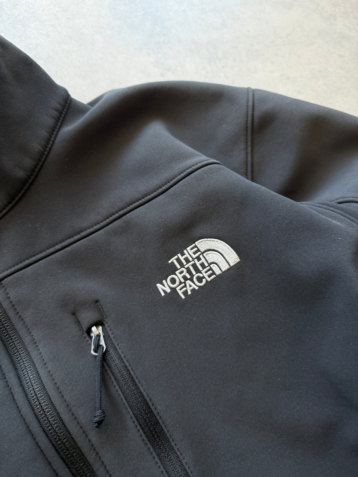 The North Face Apex muška crna softshell jakna (L)
