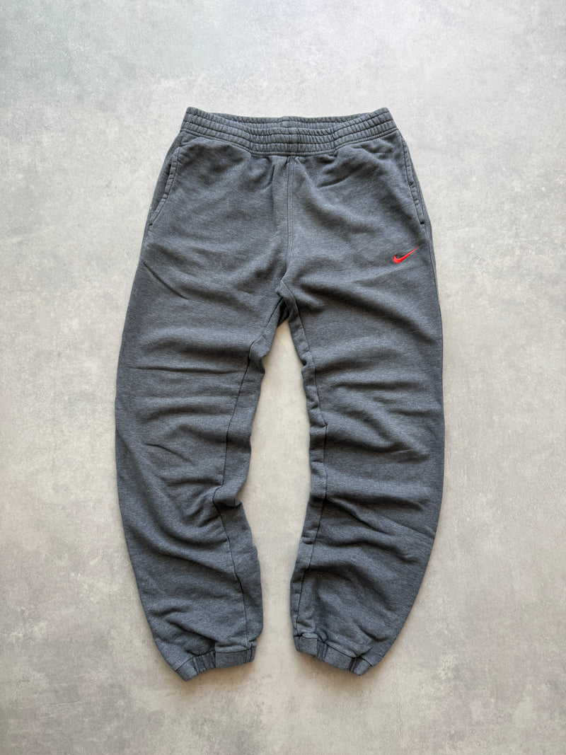 Nike muška basic siva trenerka (M)