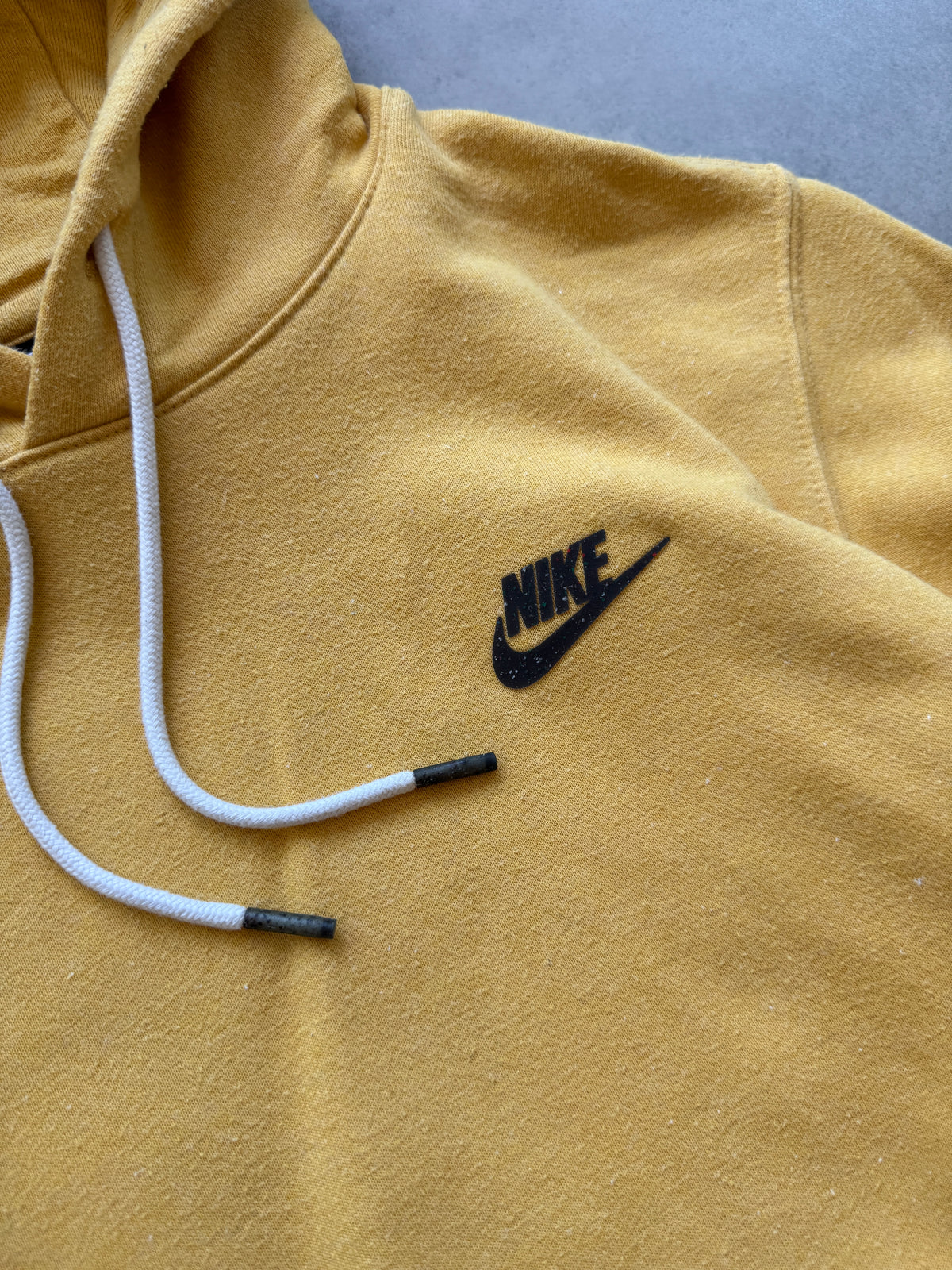 Nike muška basic žuta dukserica (XS)