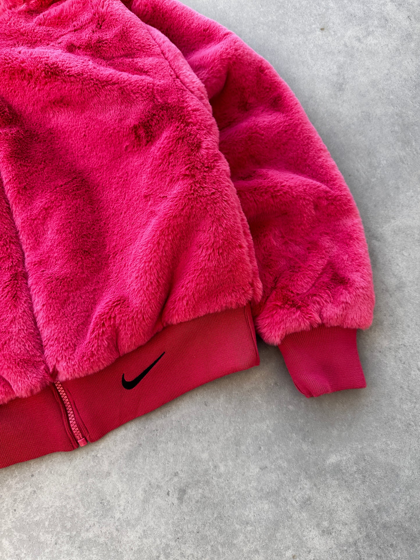 Nike ženska fleece crop jakna (XS)