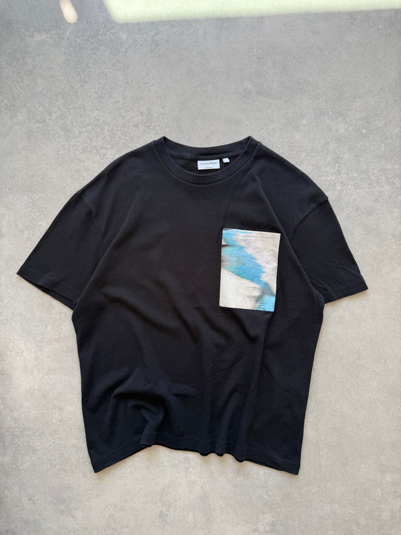 Calvin Klein muška crna oversized majica (M)