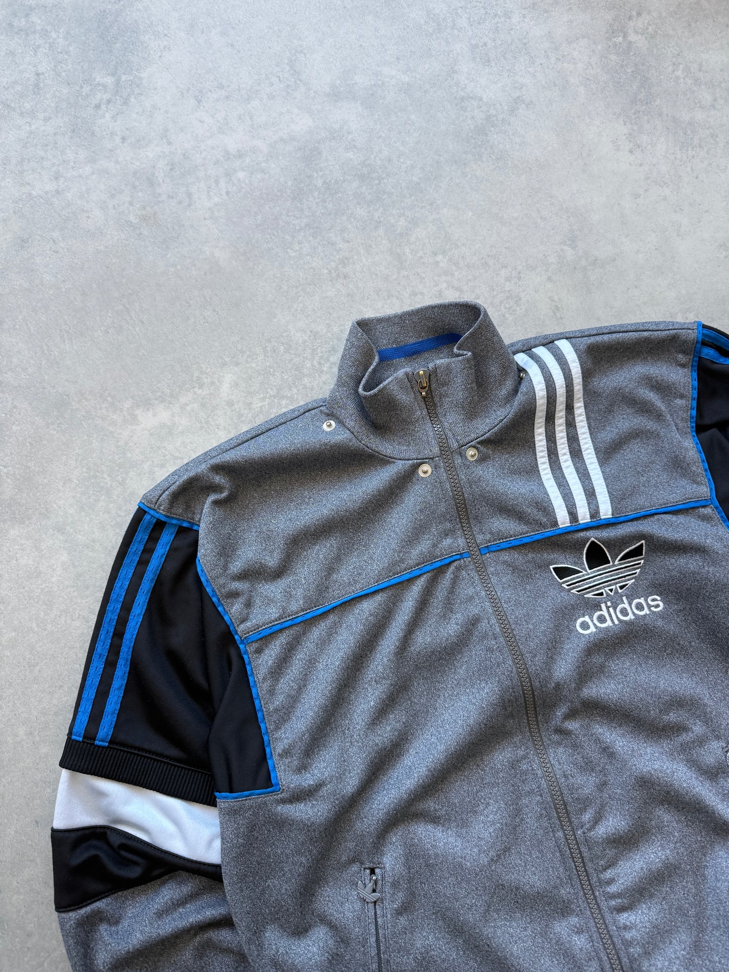Adidas 90s ženska siva dukserica (L)