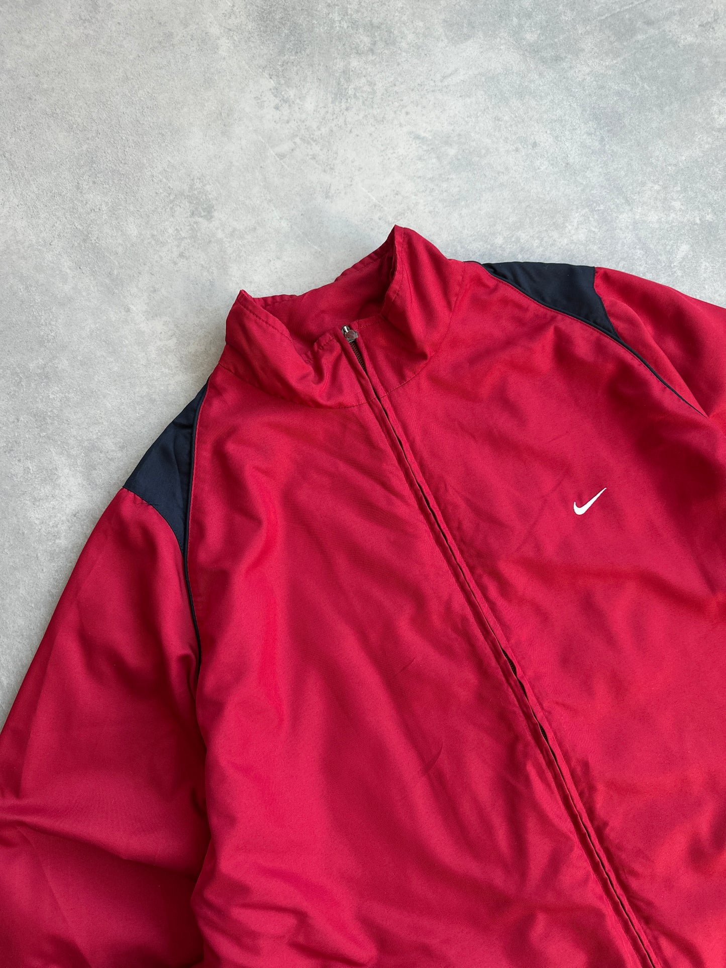 Nike 2000s muška crvena šuškava dukserica (XL)