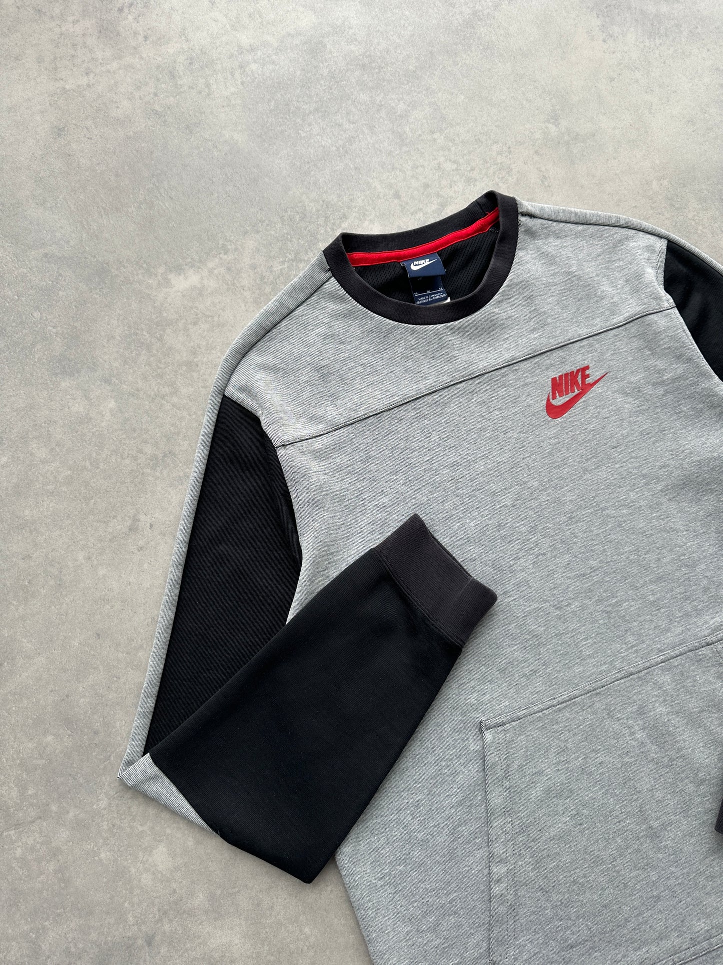 Nike muška siva dukserica (M)