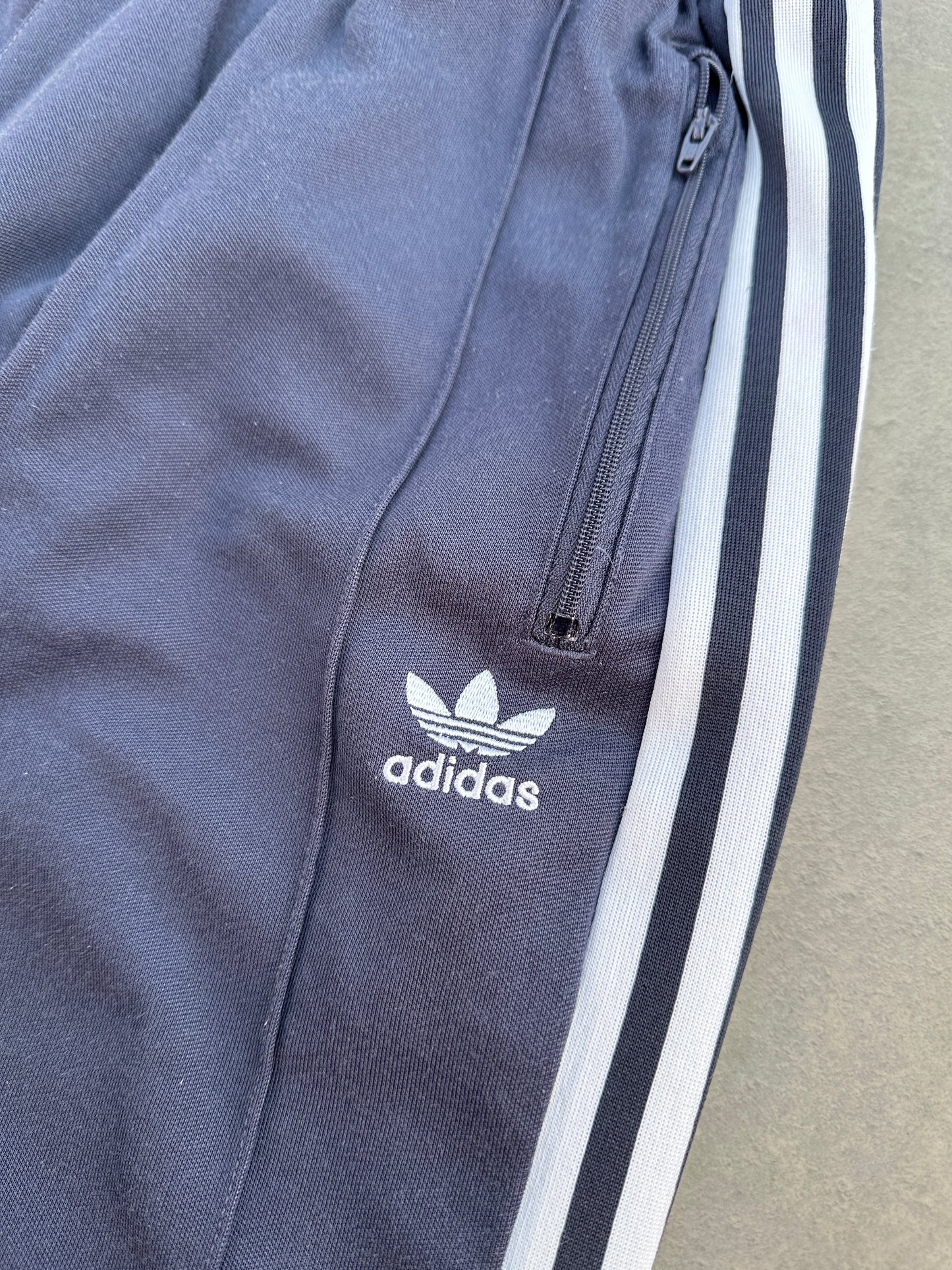 Adidas ženska basic trenerka (XS)