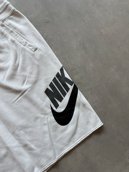 Nike muški bijeli šorc (L)