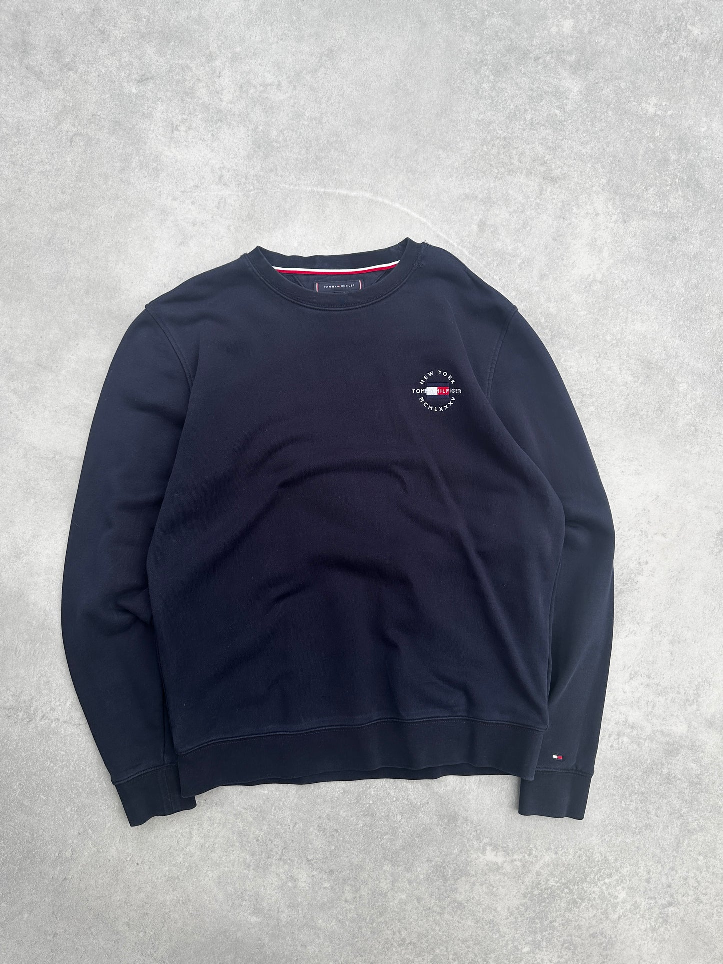 Tommy Jeans muška navy basic dukserica (L)