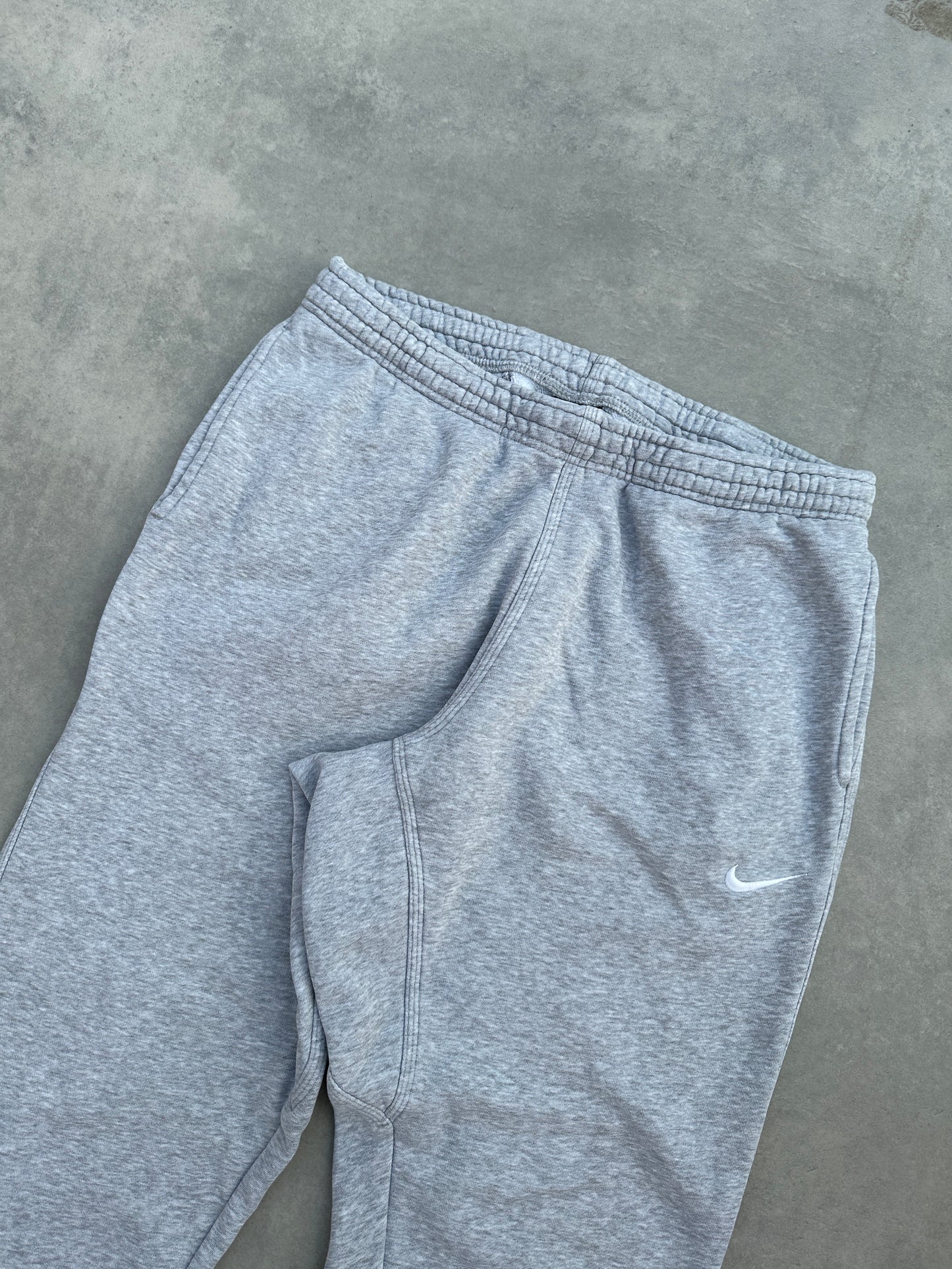 Nike basic ženska siva trenerka (XL)