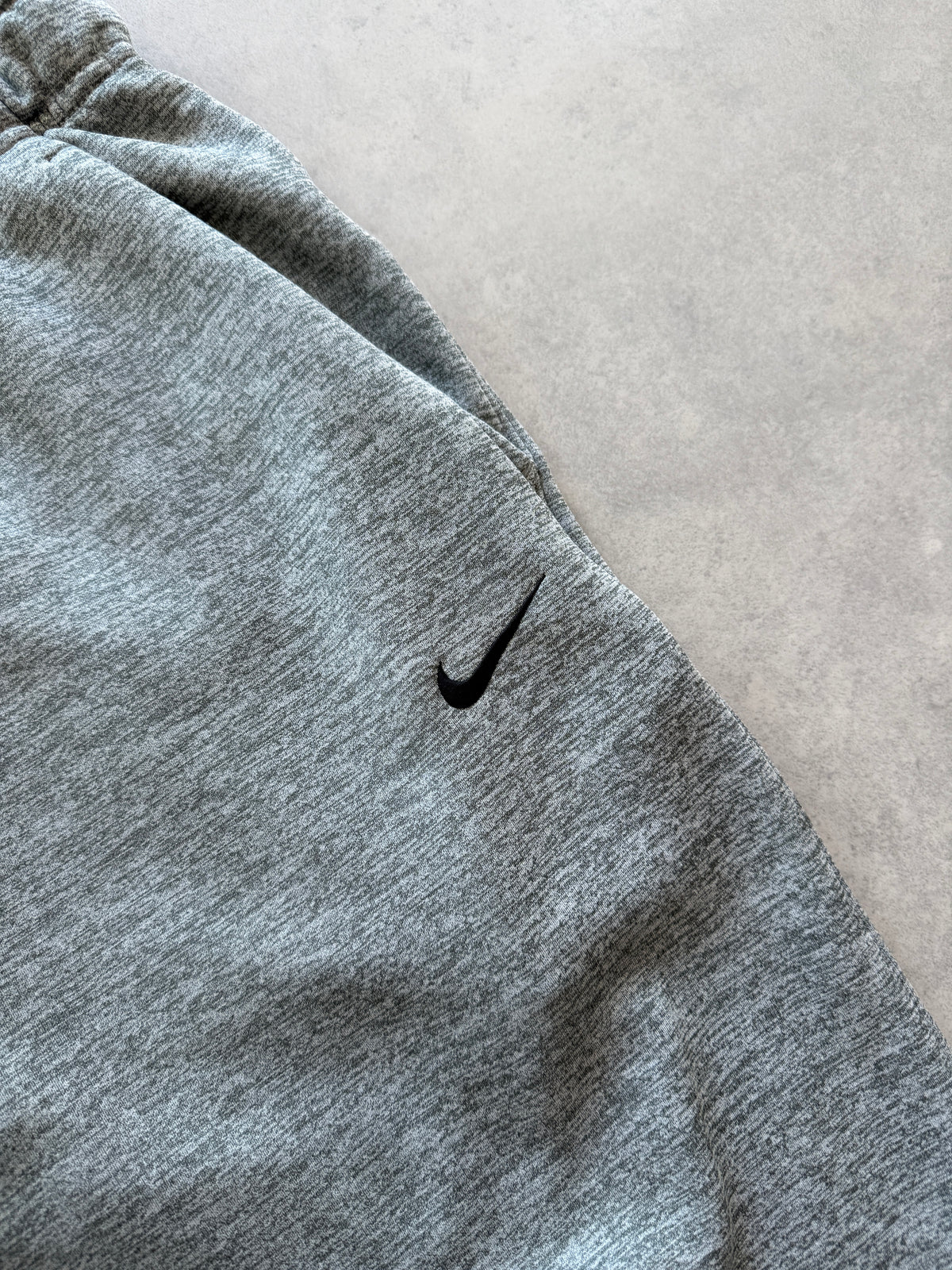 Nike Therma fit muška siva trenerka (XL)