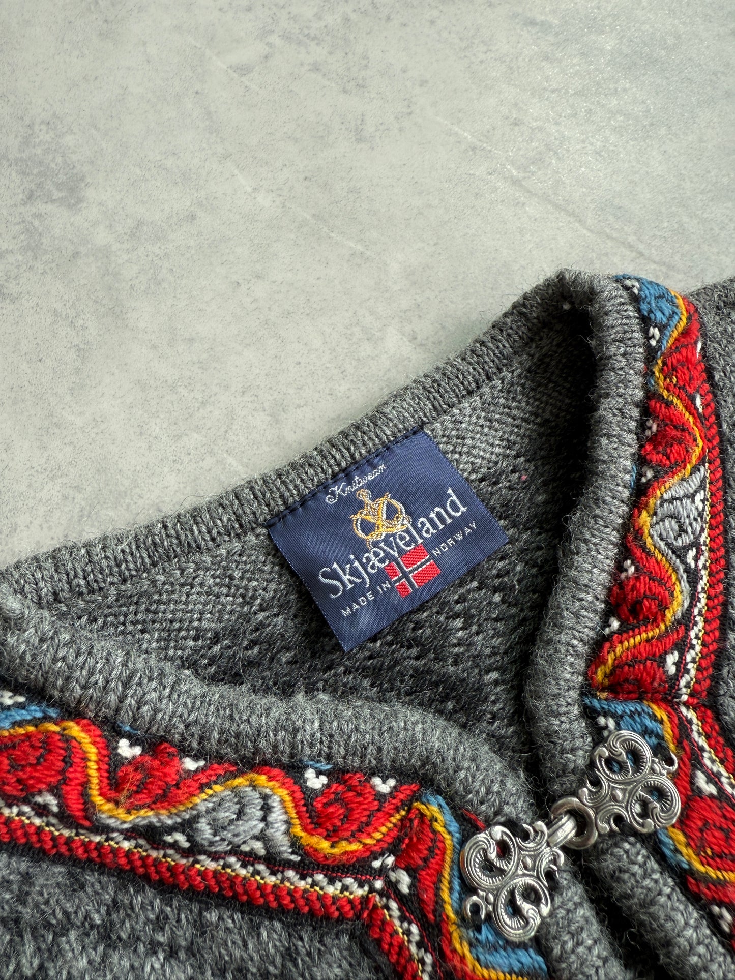 Skjaeveland vintage muški džemper (L)