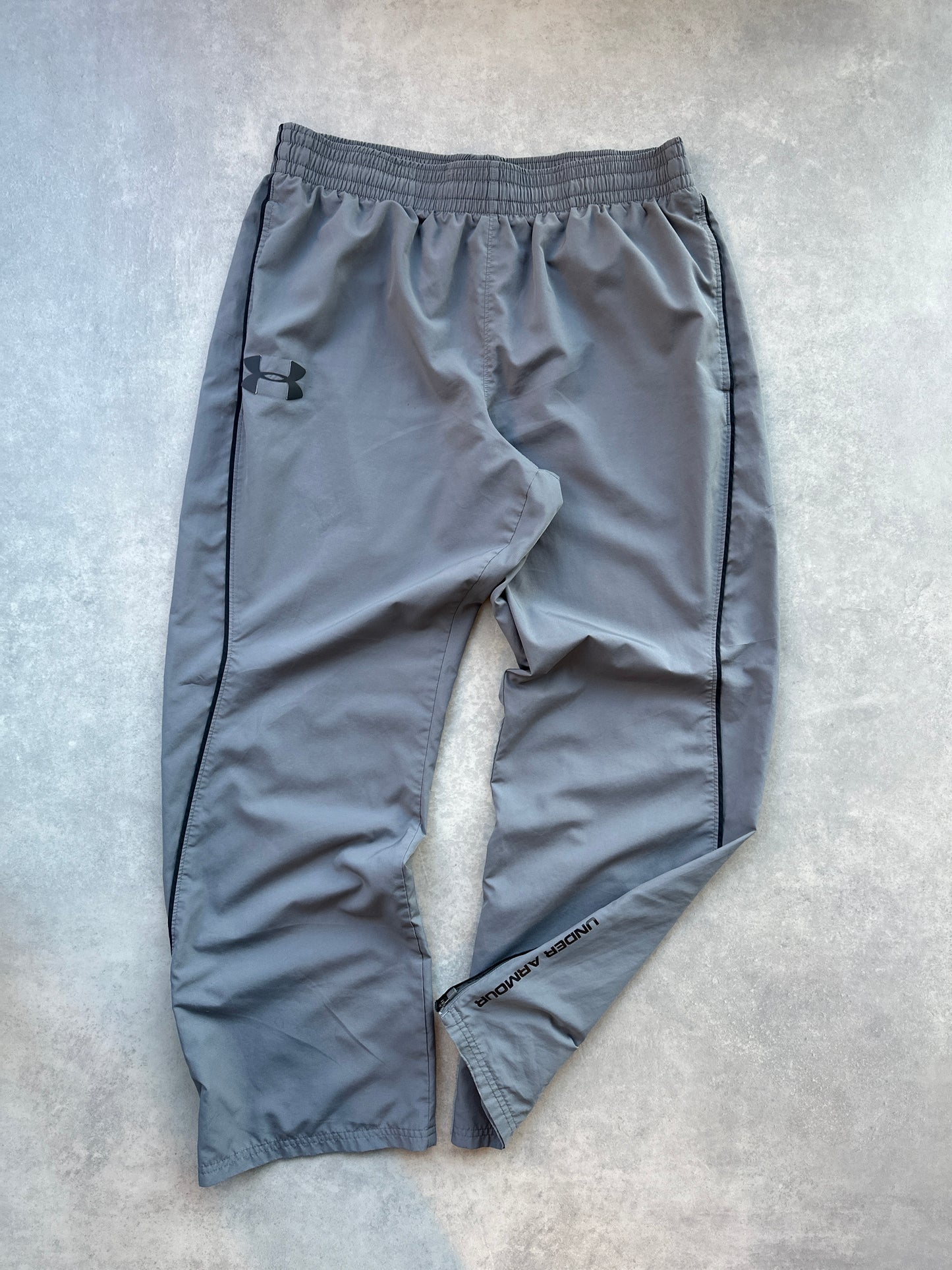 Under Armour muška baggy siva trenerka (XL)