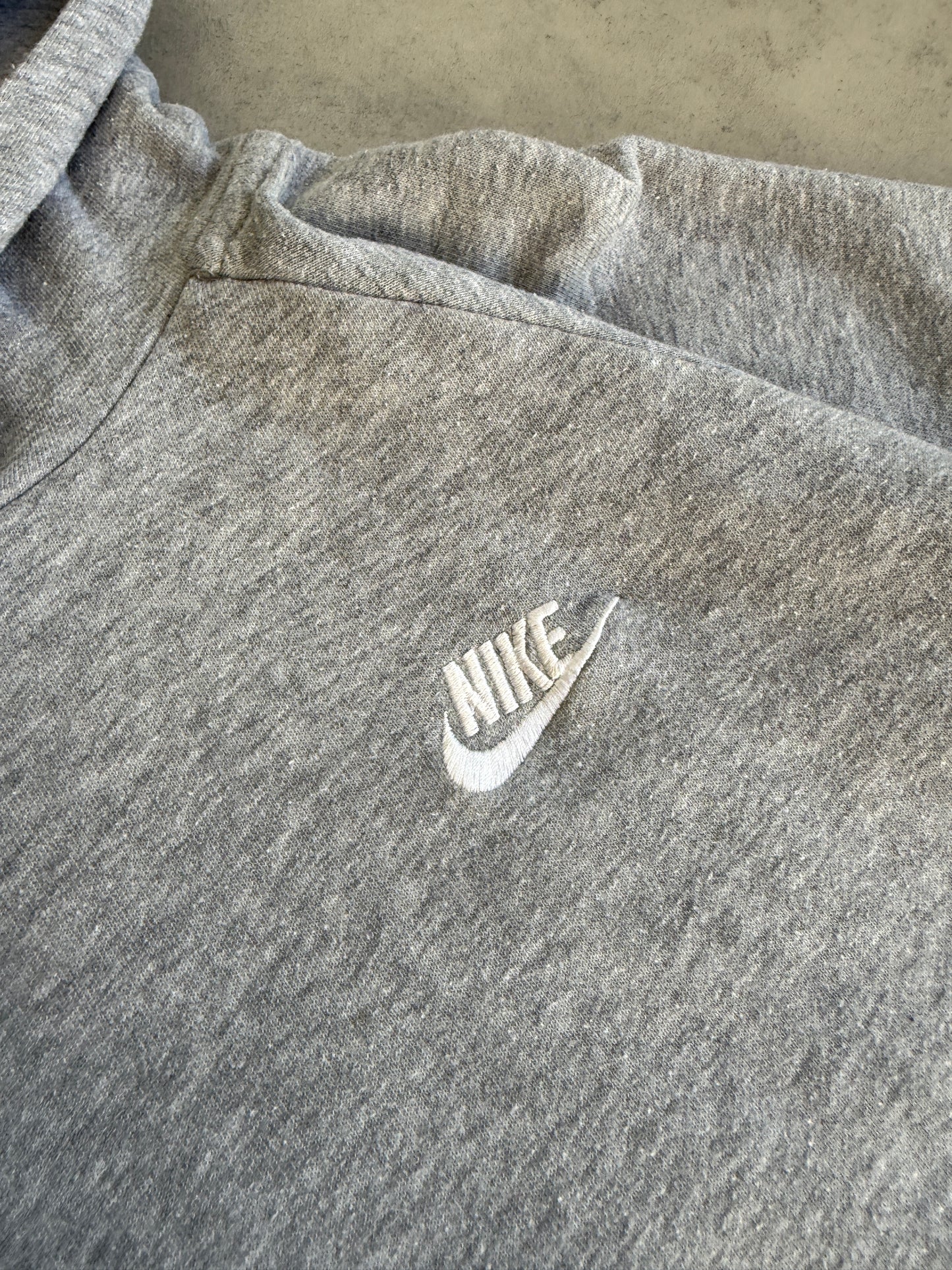 Nike basic ženska siva dukserica (L)