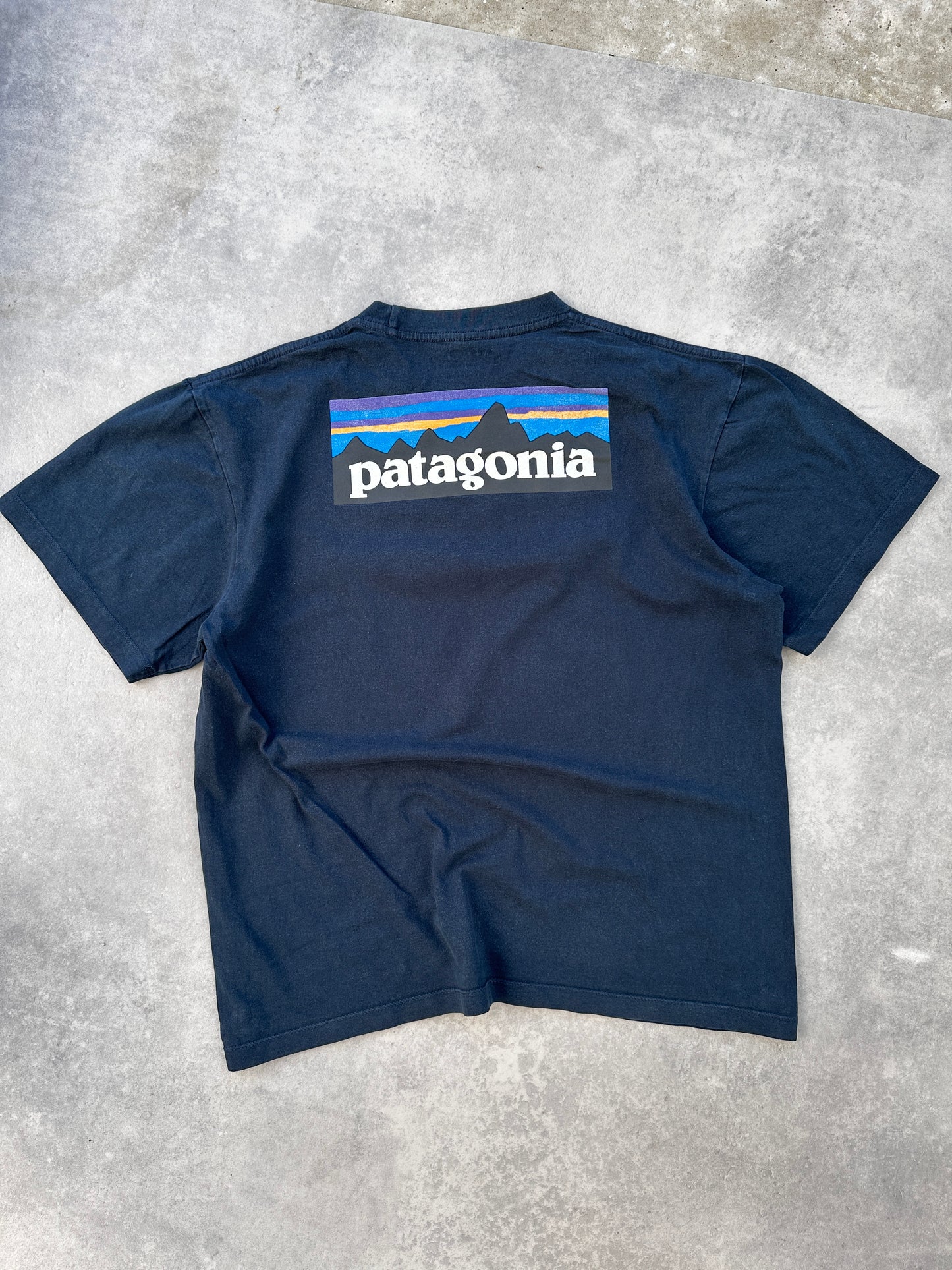 Patagonia muska basic navy plava majica (XL)