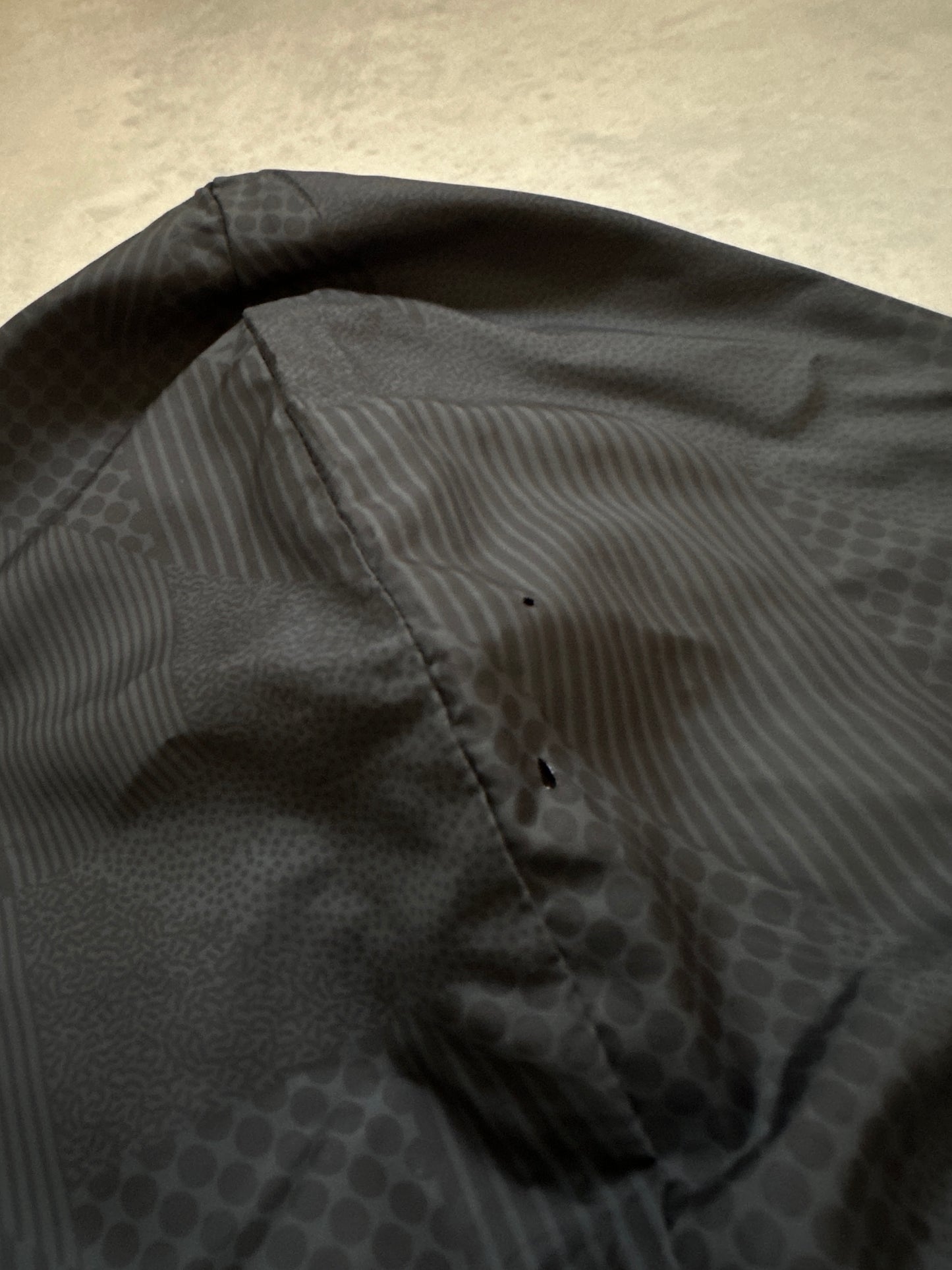 Nike muška crna dukserica (M)