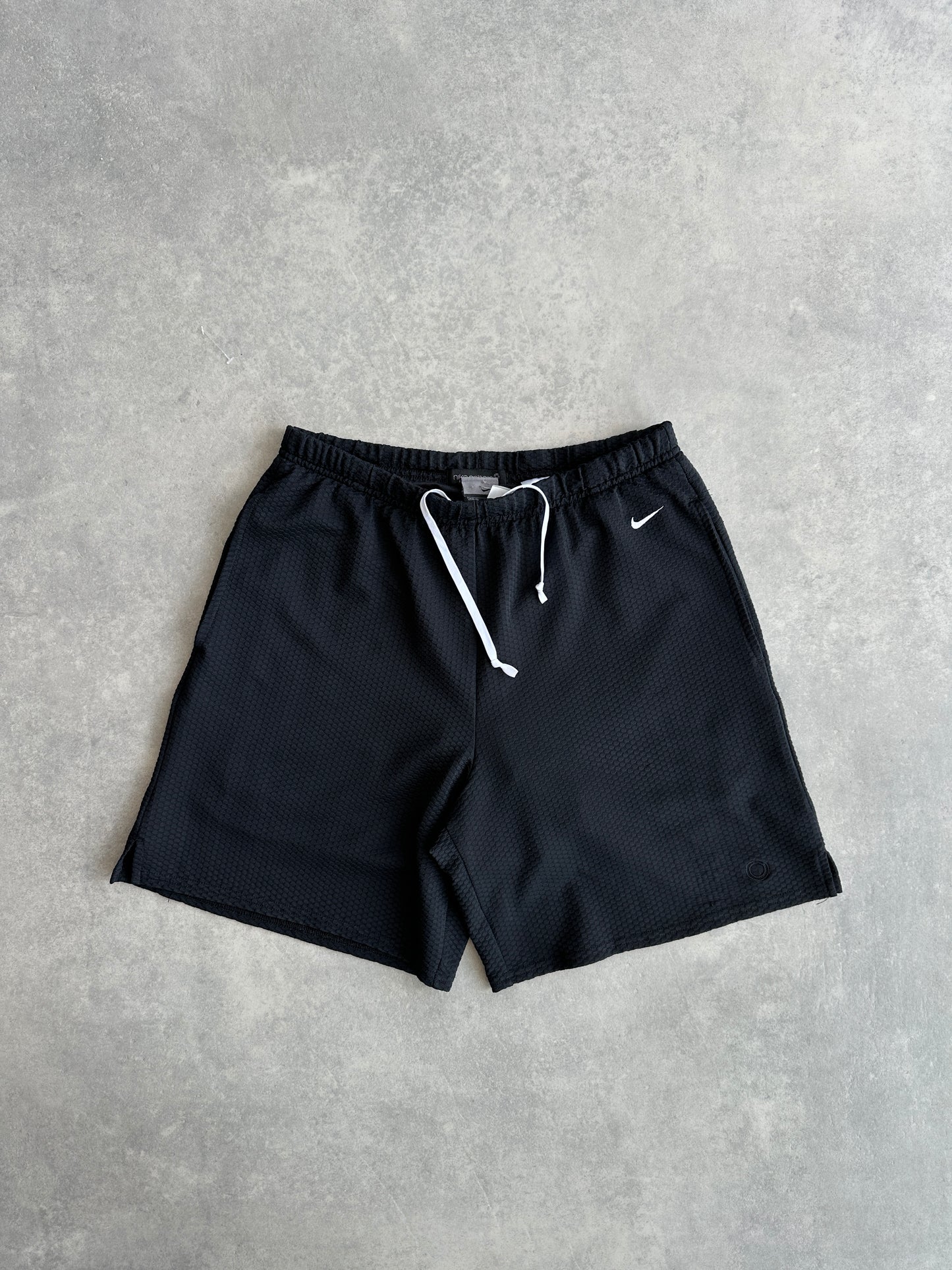 Nike 2000s ženski crni šorc (M)
