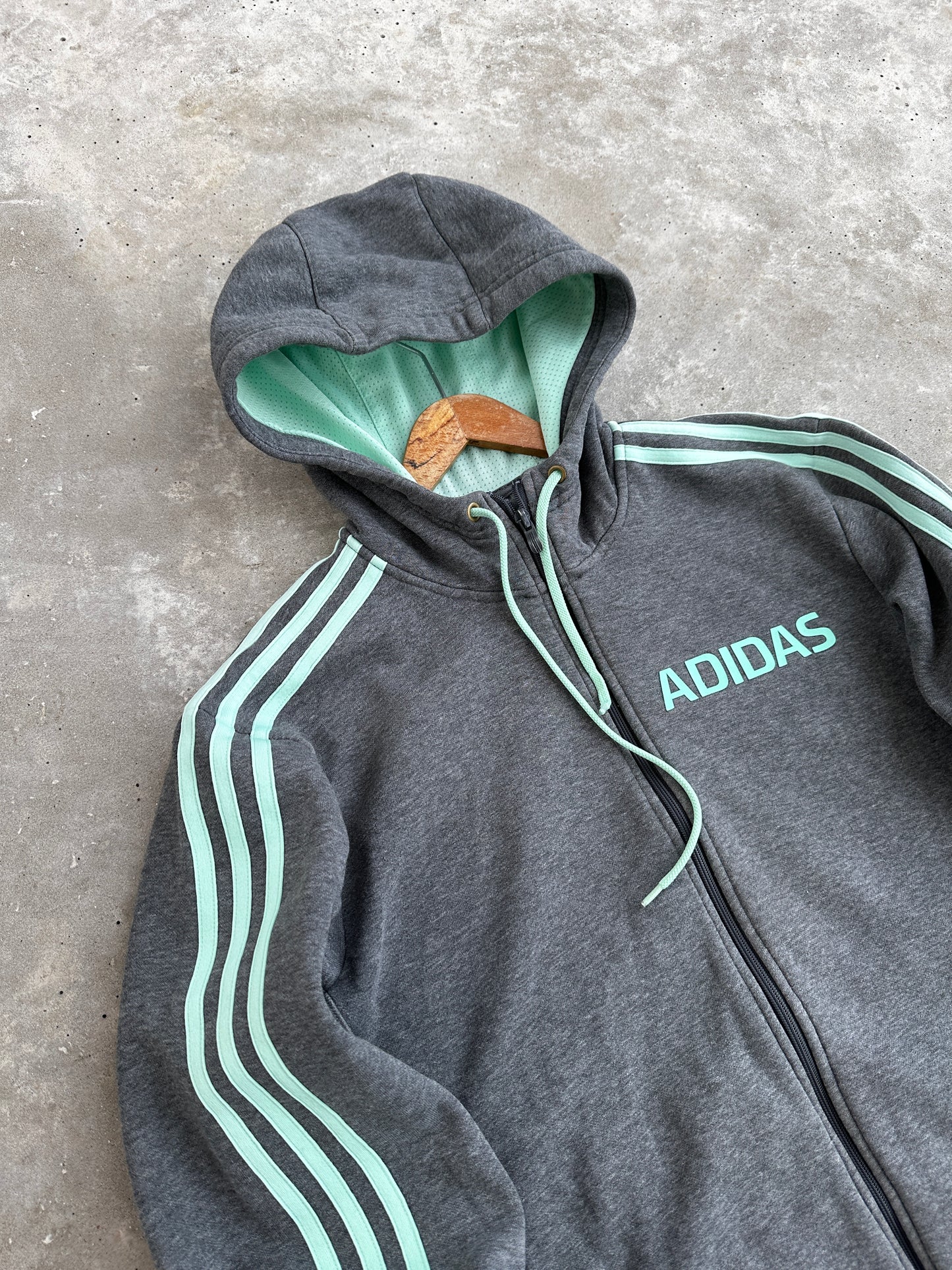 Adidas 2000s muška dukserica (M)