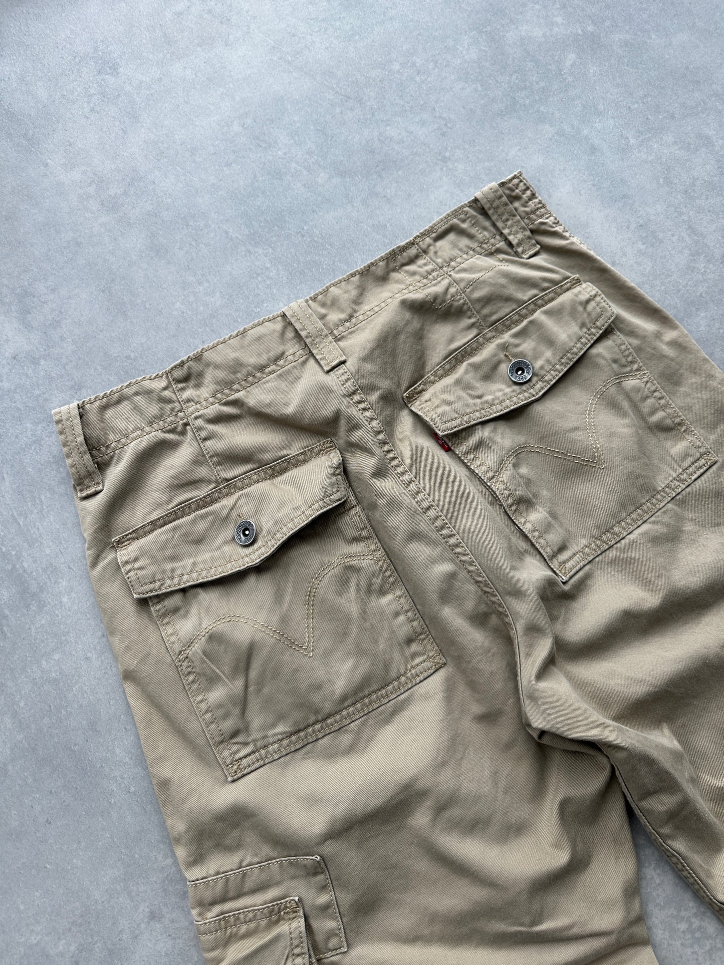 Levis muške baggy cargo hlace (33x30)